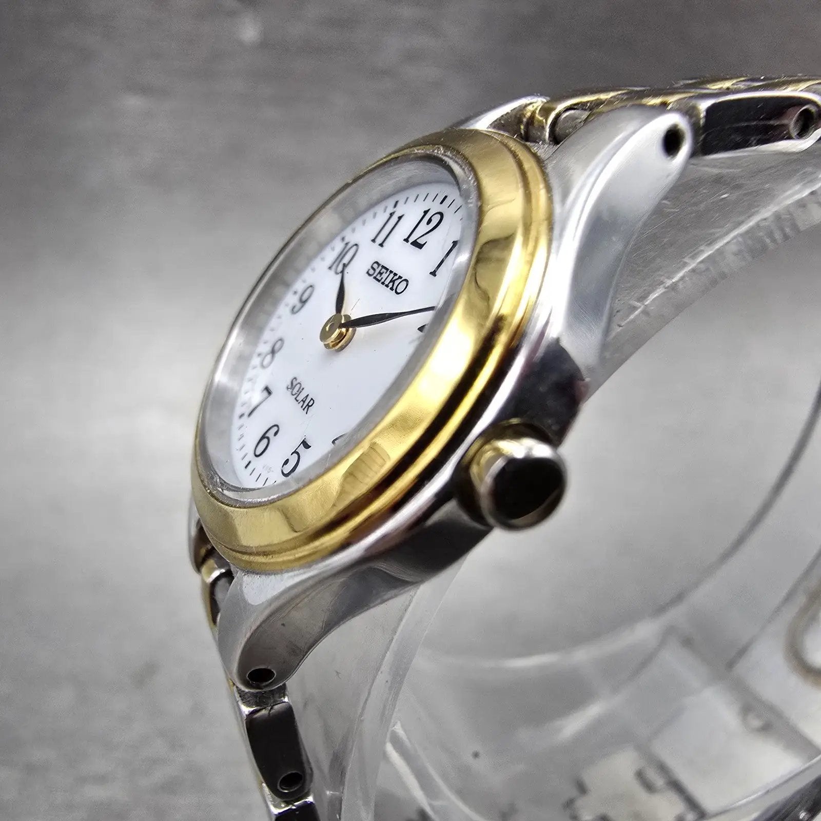 Seiko Solar Watch Women 22mm White Dial Two Tone Round V115-0AG0 Runs2