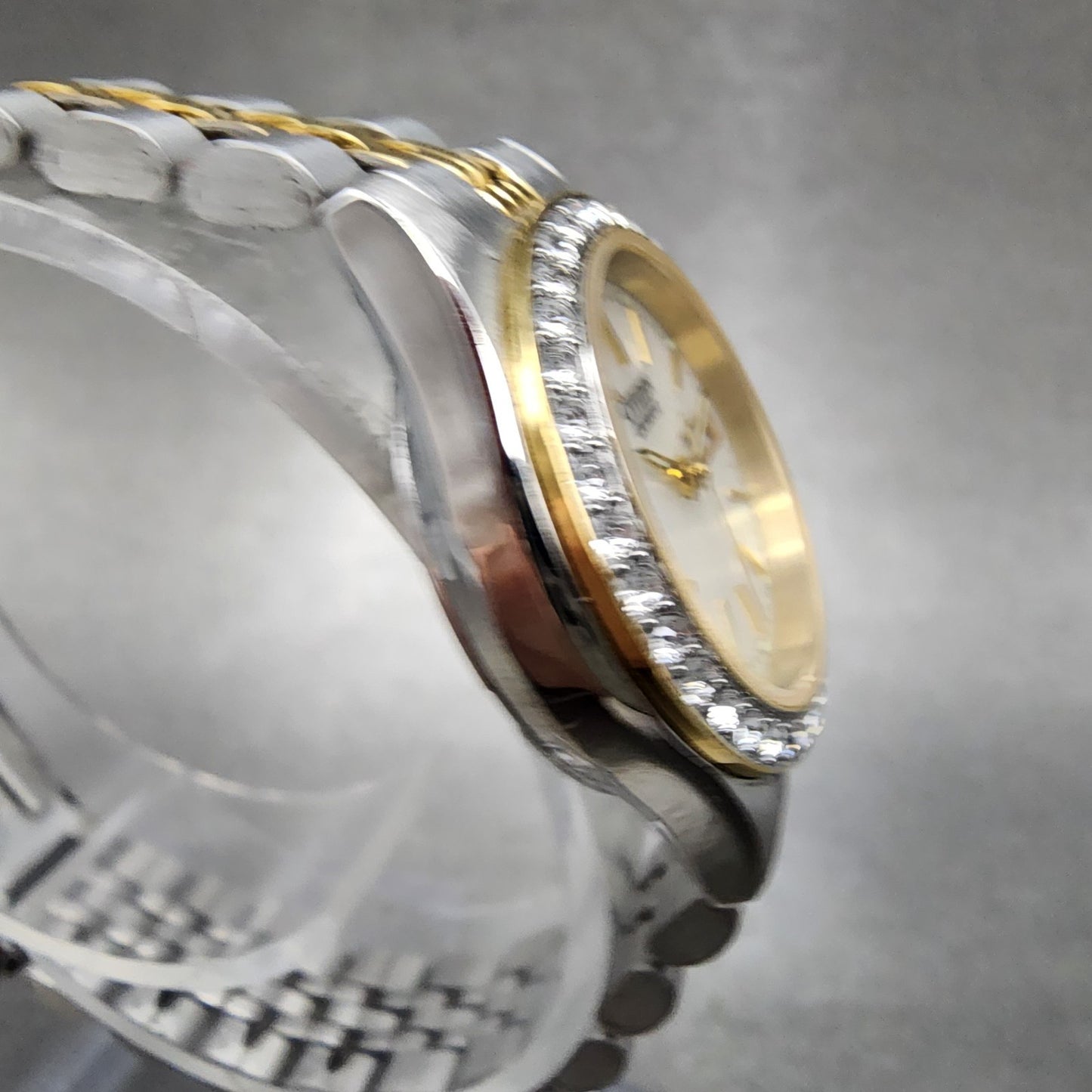 Citizen Watch Women 25mm MOP Dial Two Tone Daydate EQ053450D New Battery3