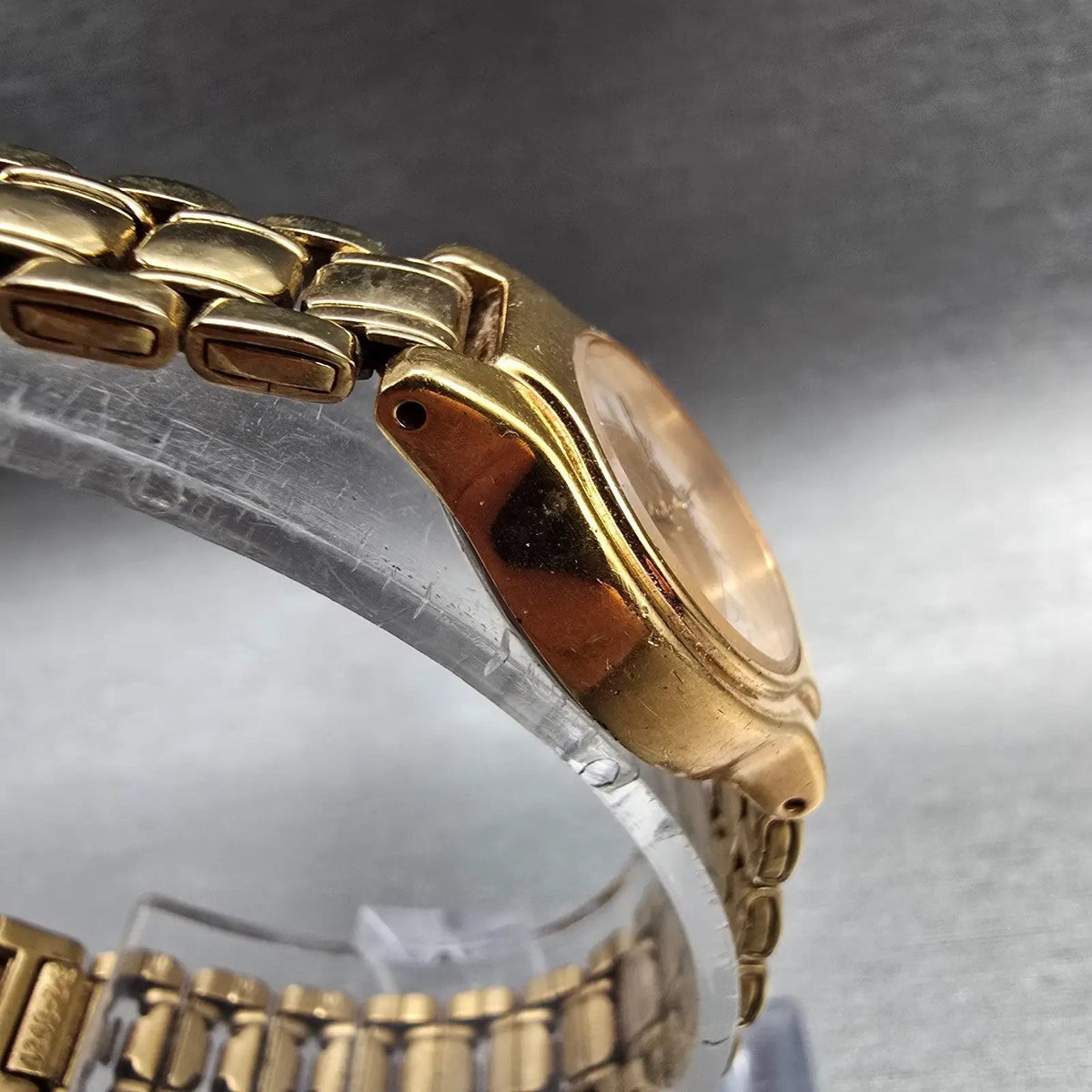 Seiko Watch Women 19mm Gold Dial Gold Tone Round V401-0289 New Battery VTG JPK3