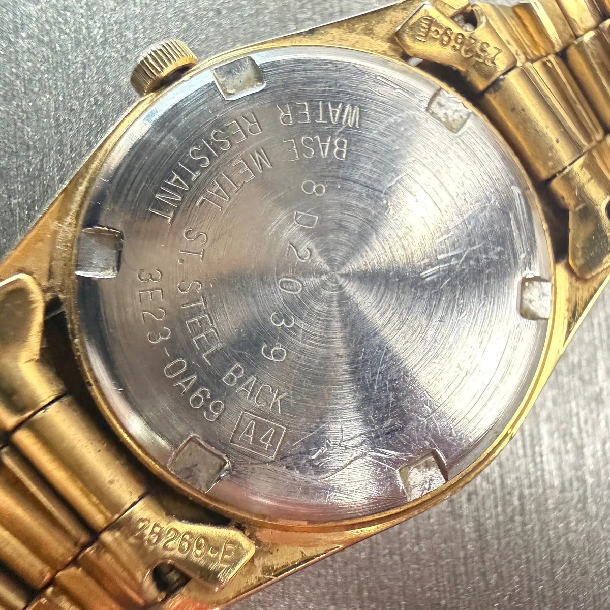 Seiko SQ Watch Women 24mm Gold Dial Gold Tone Daydate Round 3E23-0A69 New Batt10