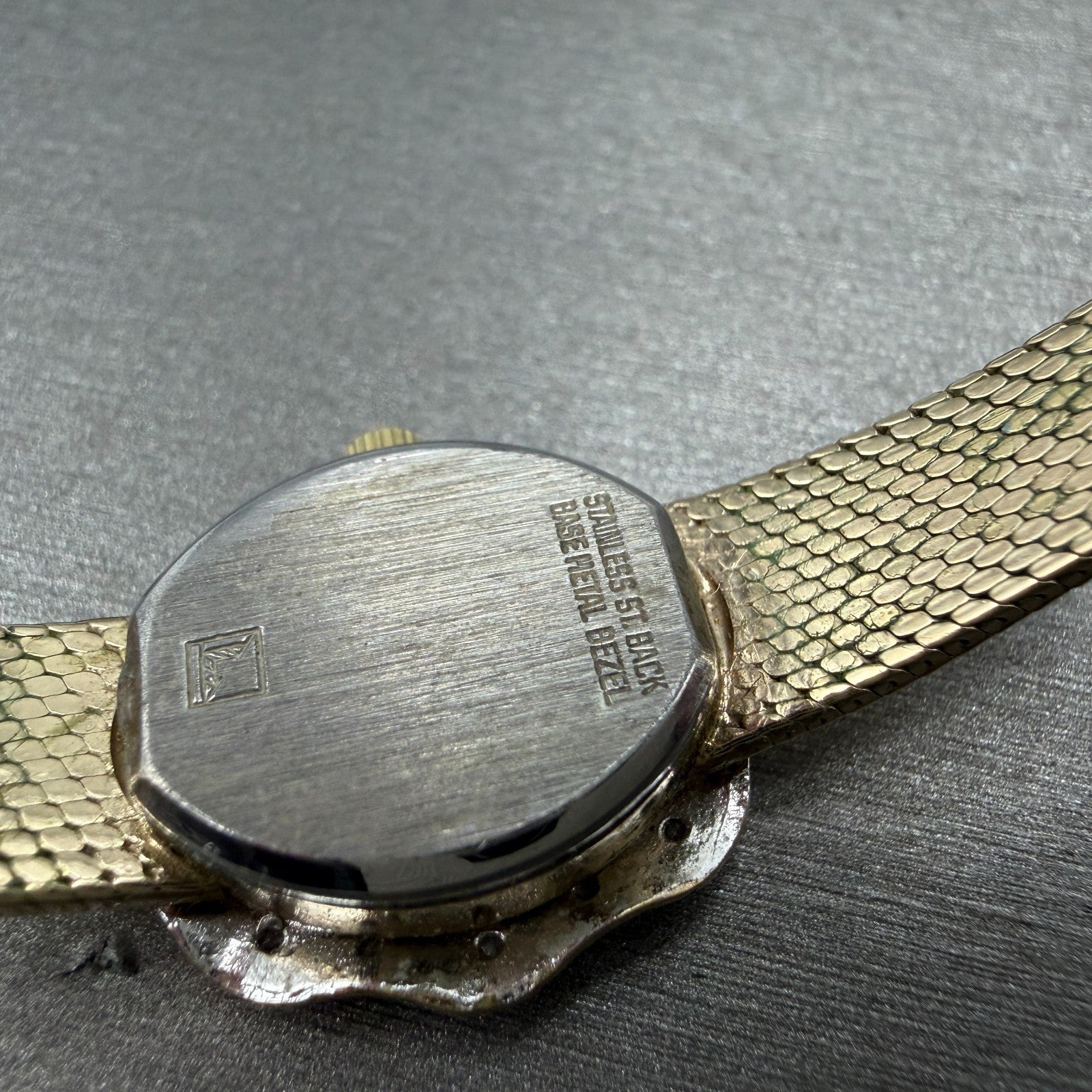 Armitron Deaville Watch Women 19mm Champagne Dial Gold Tone Oval New Battery9