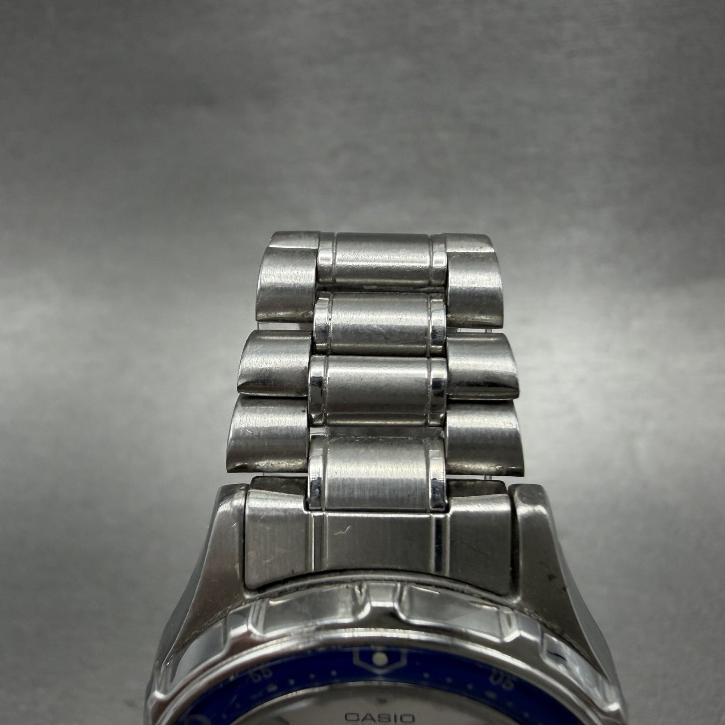 Casio Dive Watch Women 31mm White Dial Steel Blue Bezel LD715 Date PARTS5