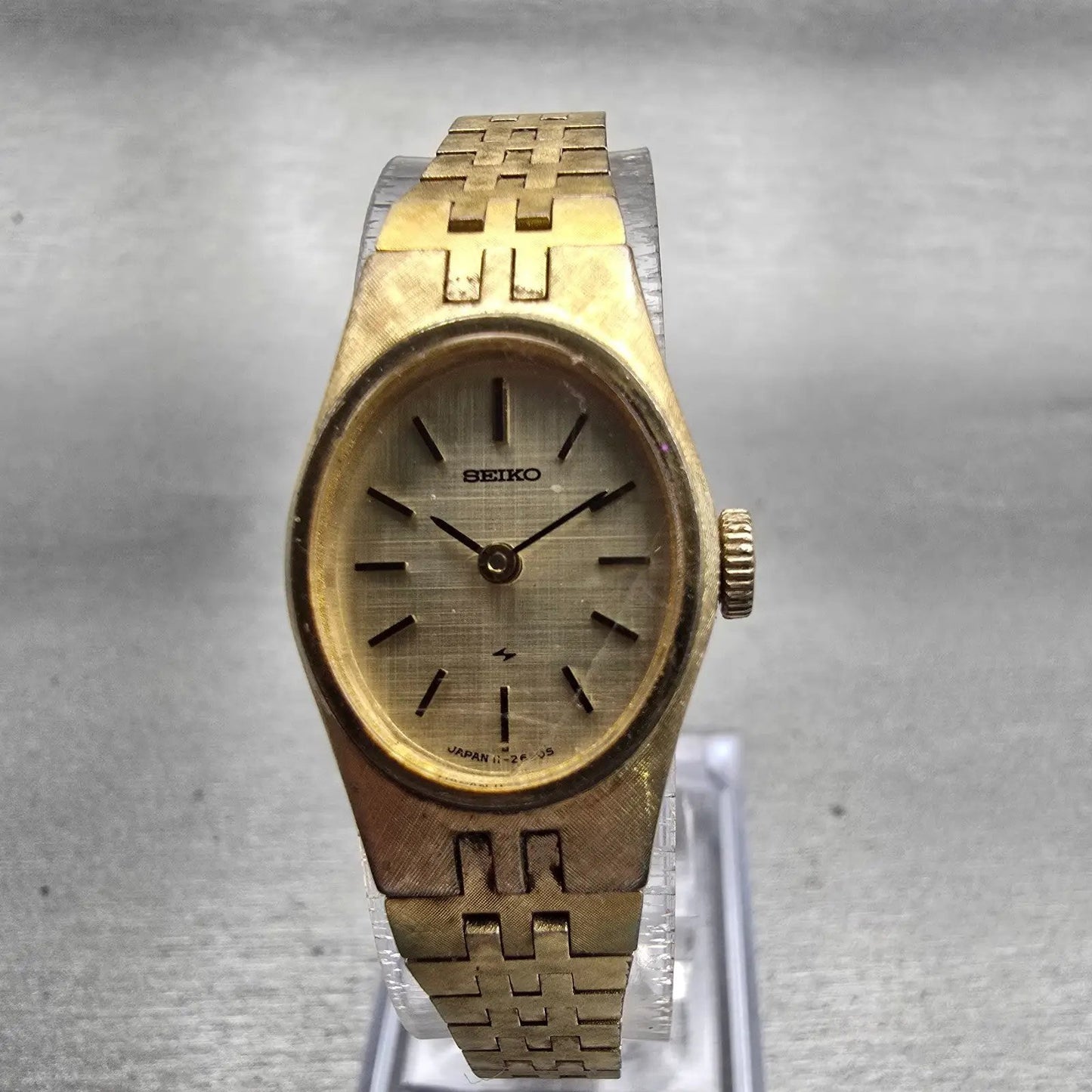 Seiko Watch Women 17mm Gold Dial Gold Tone Oval 11-7849 Vintage Mechanical Works0