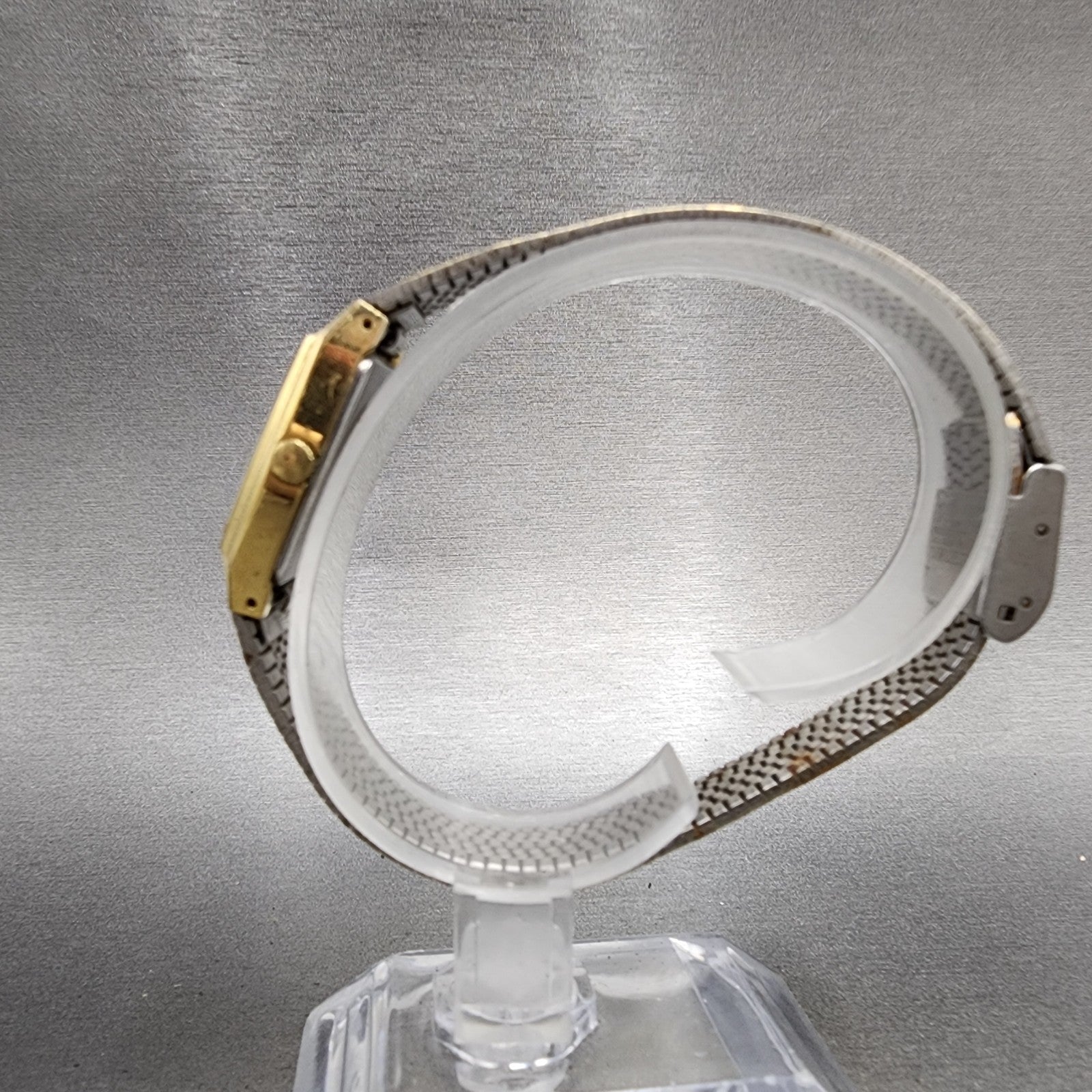 Seiko Watch Women 19mm Champagne Dial Gold Tone Rectangle 8Y215020 New Batt B126