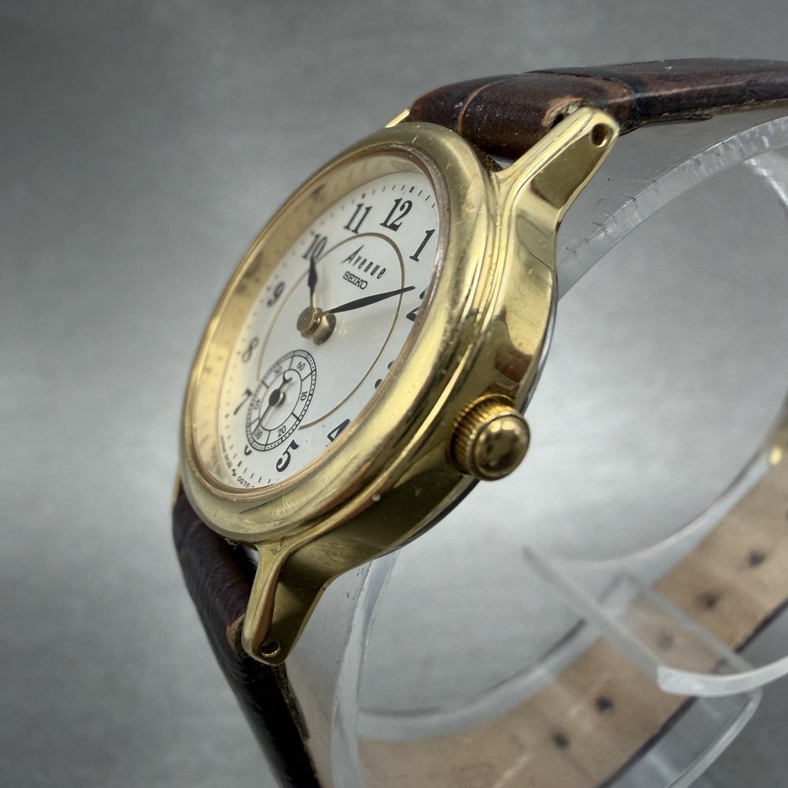 Seiko Avenue Watch Women 23mm Silver Dial Gold Tone Round 2K22-0080 New Battery2
