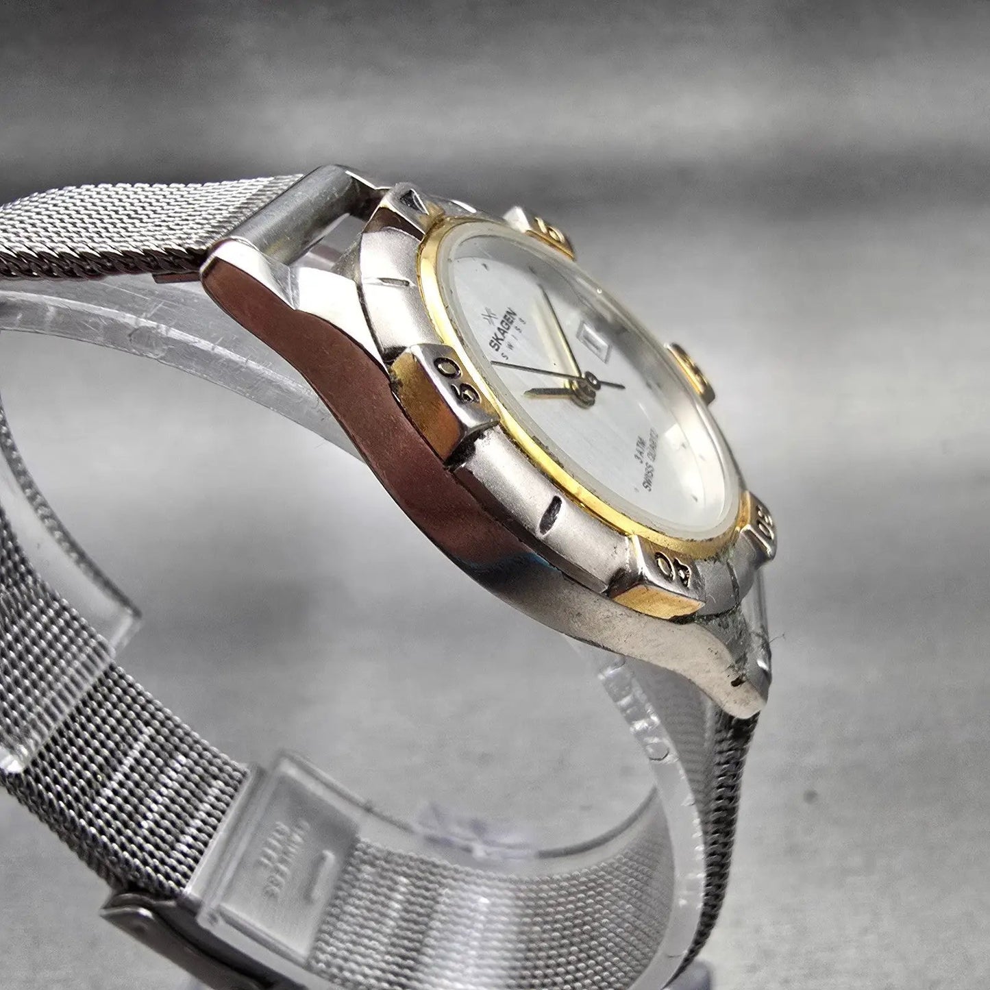 Skagen Denmark Watch Women 26mm Silver Dial Two Tone Date Round 63SGSS New Batt3