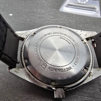 Victorinox Swiss Army Garrison Watch Women 34mm Black Dial Steel Date New Batt D9
