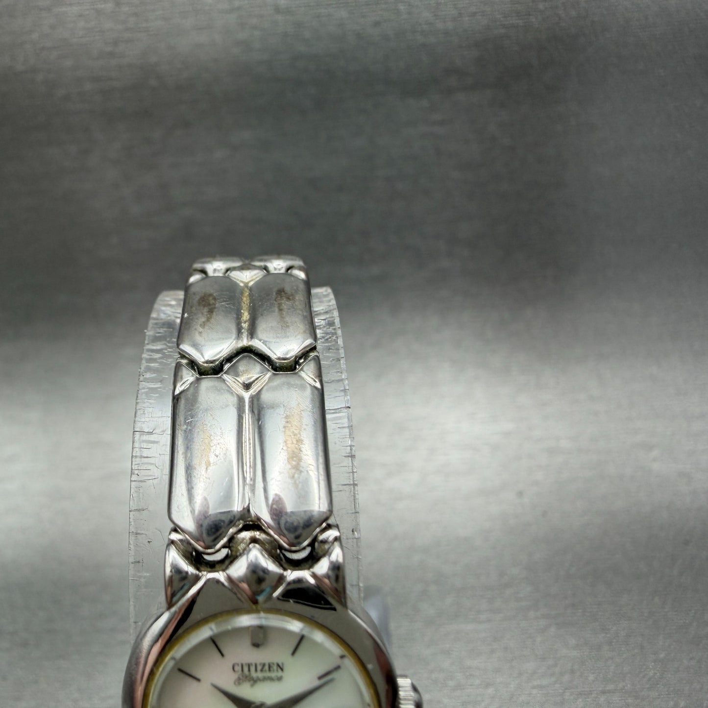 Citizen Watch Women 17mm MOP Dial Silver Tone Round 2200-241991 New Battery VTG4