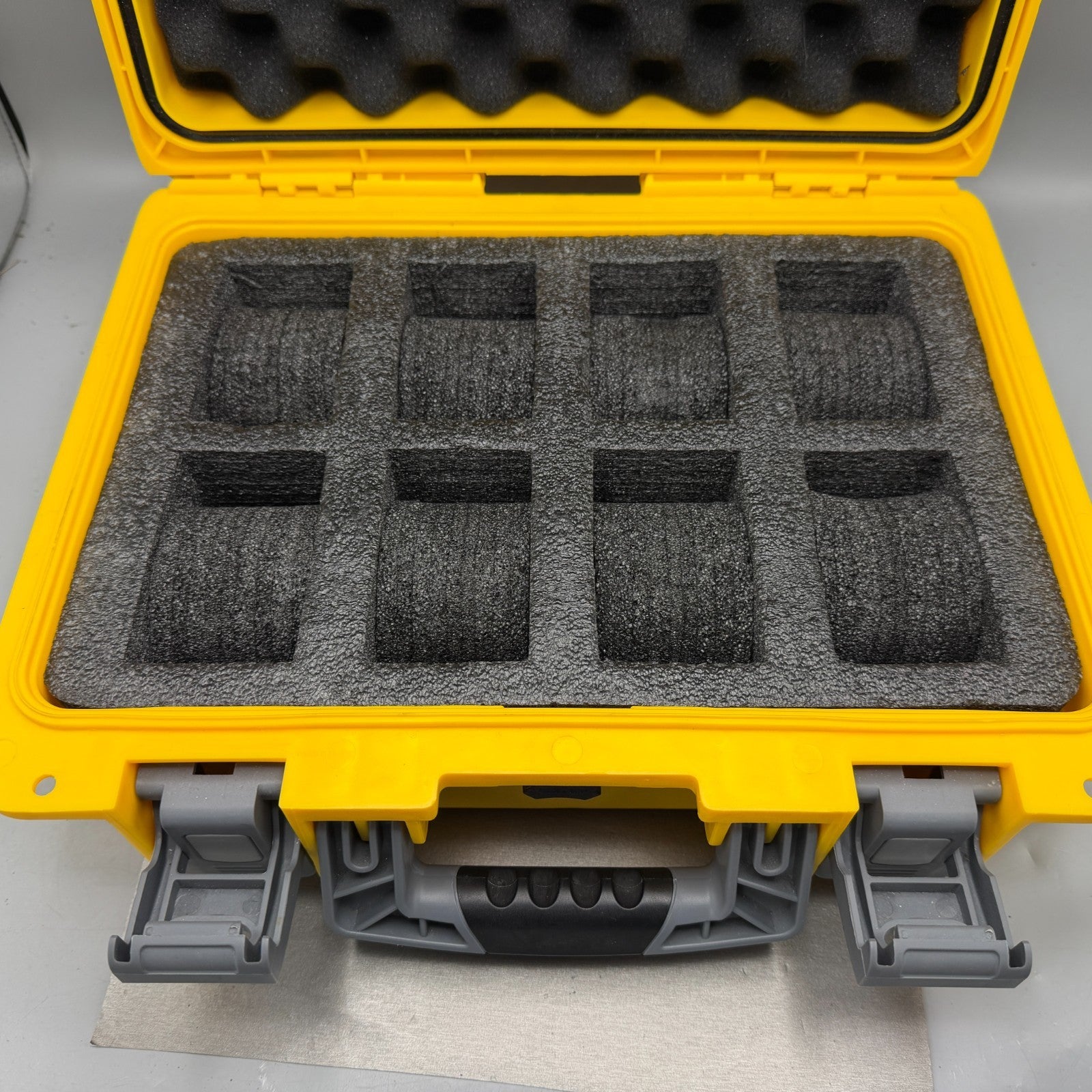 Invicta 8 Slot Watch Case Hard Yellow Plastic Foam insert Handle Cary Case ABC7
