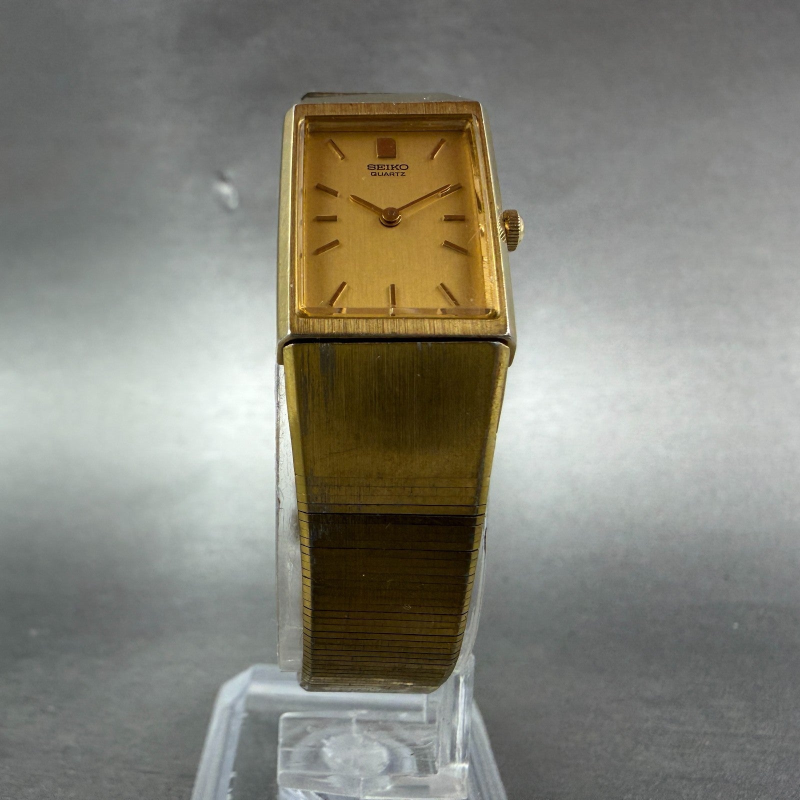 Seiko Tank Watch Women 16mm Champagne Dial Gold Tone 1N00-5F90 New Battery5