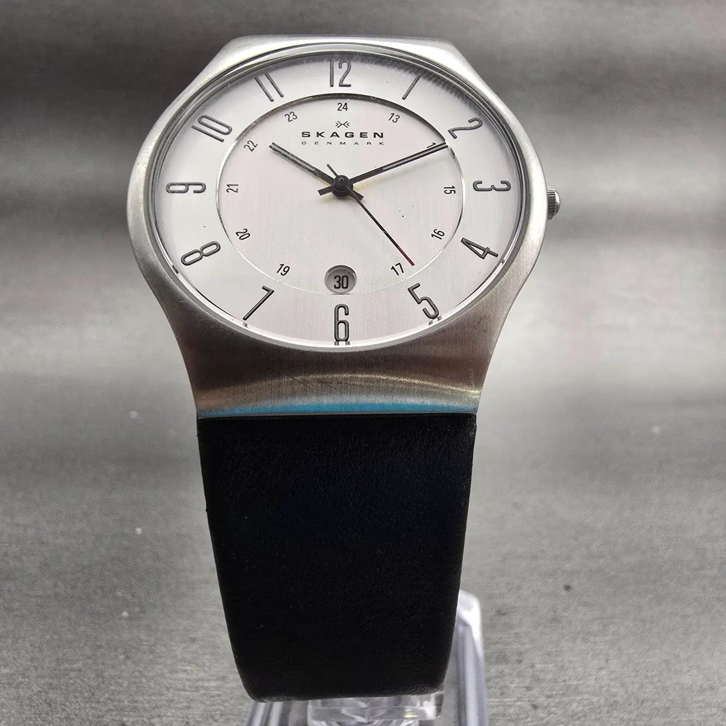Skagen Watch Men 37mm Silver Dial Silver Tone Date Round 233XXLSLC New Battery5