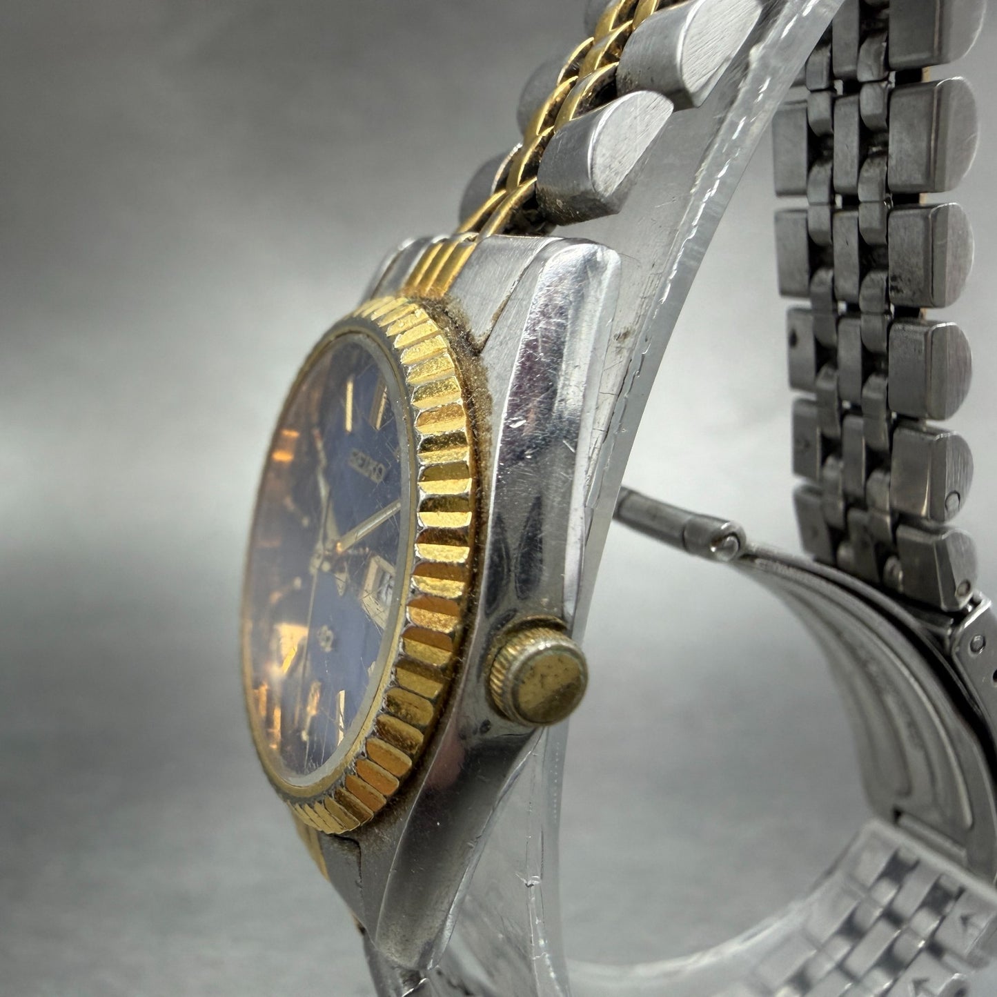 Seiko SQ Watch Women 24mm Blue Dial Two Tone Daydate Round New Battery MNR322