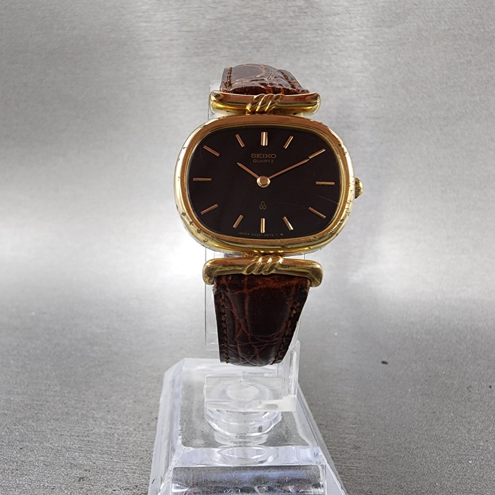 Seiko Watch Women 25mm Black Dial Gold Tone Oval 23205400 New Battery5