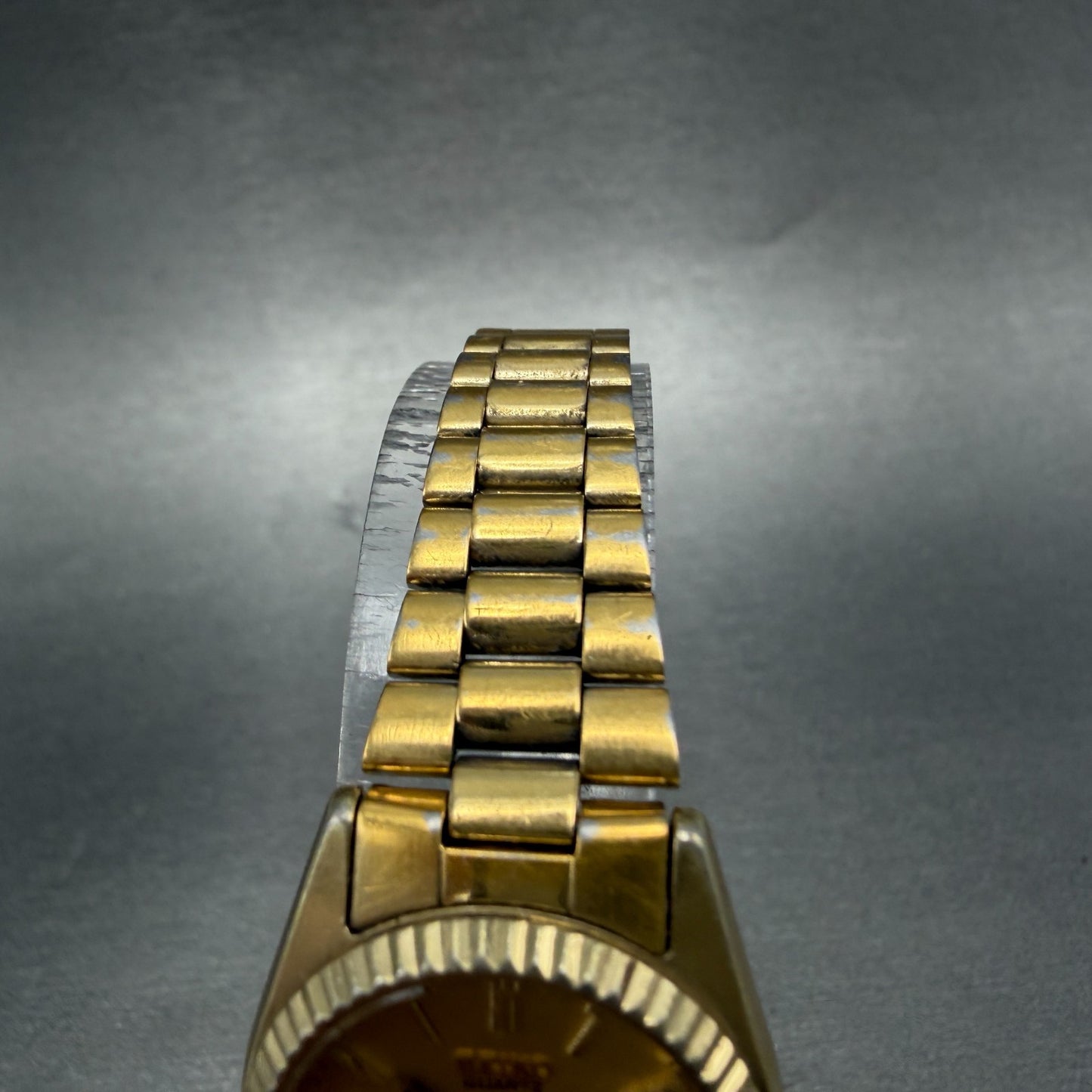 Seiko SQ Watch Women 24mm Champagne Dial Gold Tone Daydate 2a23-0030 New Batt GV4