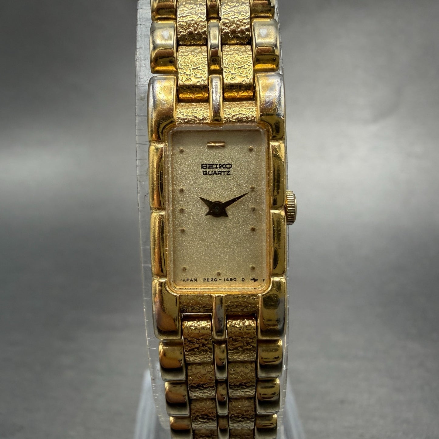 Seiko Tank Watch Women 13mm Champagne Dial Gold Tone 2E20-6210 New Battery0