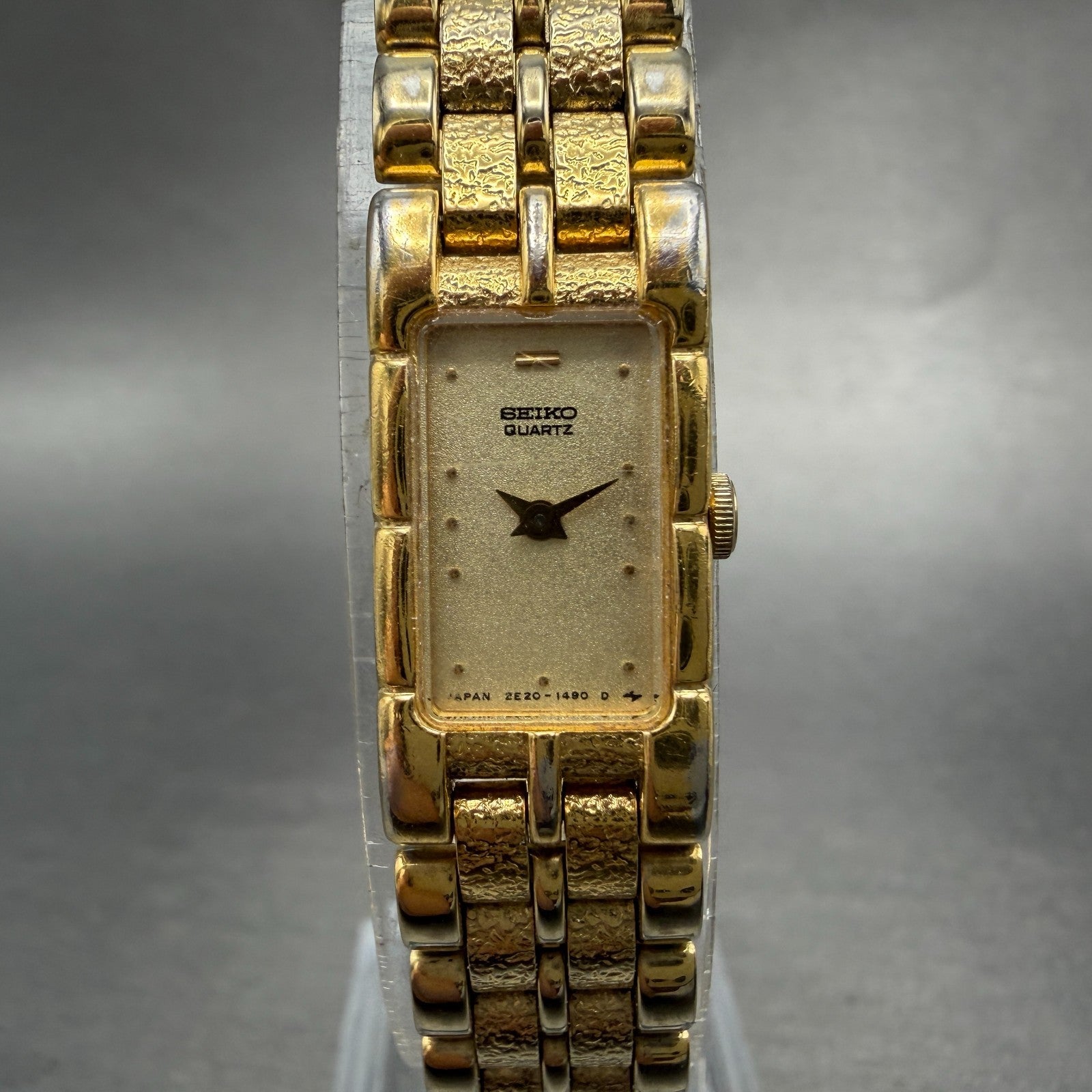 Seiko Tank Watch Women 13mm Champagne Dial Gold Tone 2E20-6210 New Battery0