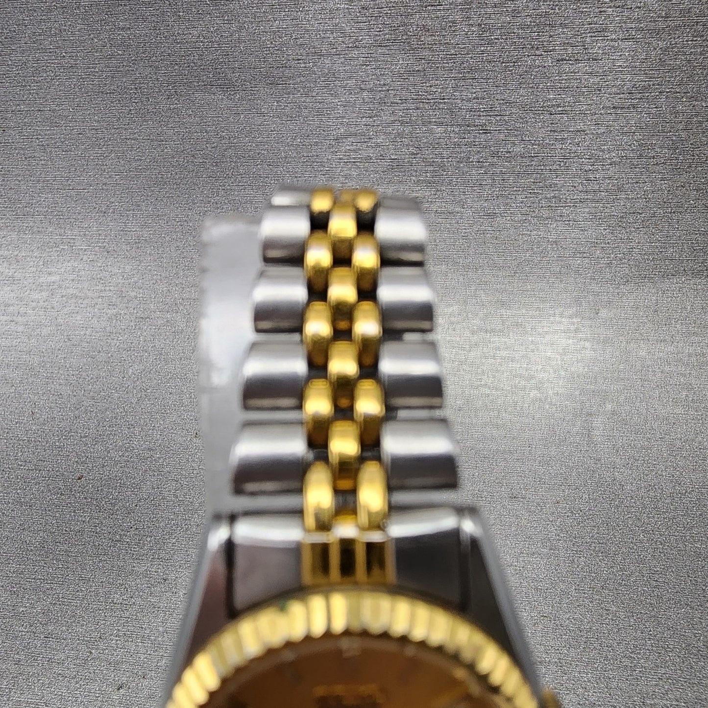 Seiko SQ Watch Women 24mm Gold Dial Two Tone Daydate 24mm Round New Battery J1234