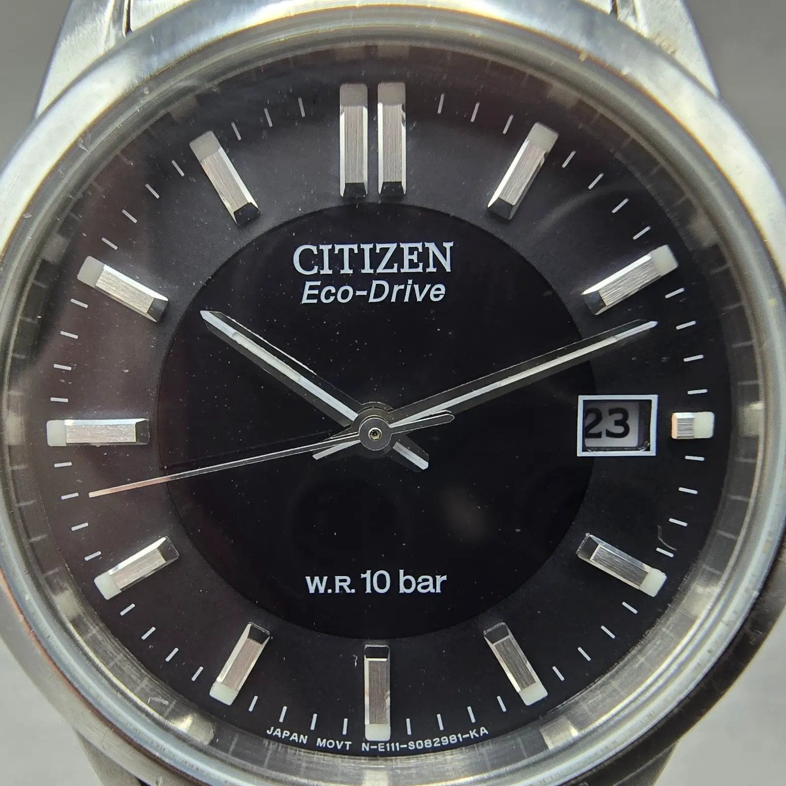 Citizen Eco-Drive Watch Men 35mm Black Dial Silver Tone Date E111-S053846 Runs1