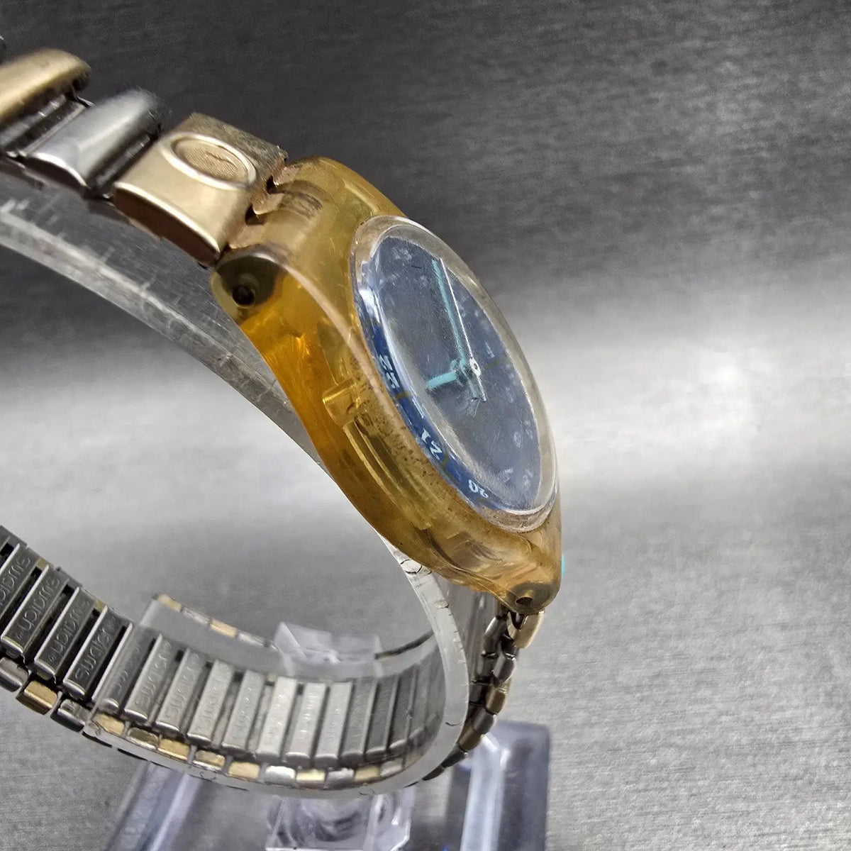 Swatch Tournevis Watch Women 25mm Blue Dial Yellow Case Round LK145 New Battery3