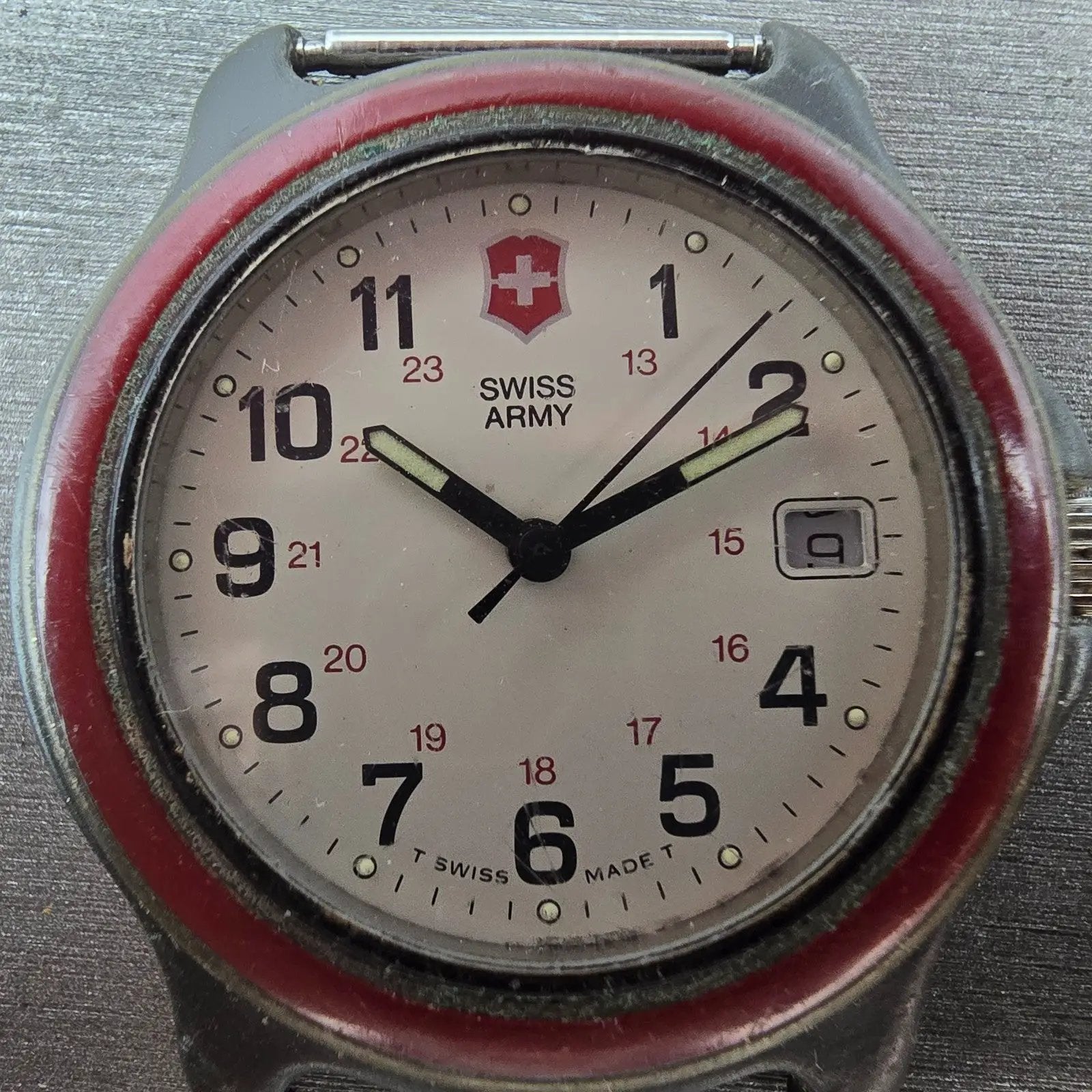 Victorinox Swiss Army Watch Men 39mm White Dial Black Tone Date Round PARTS SHUI2