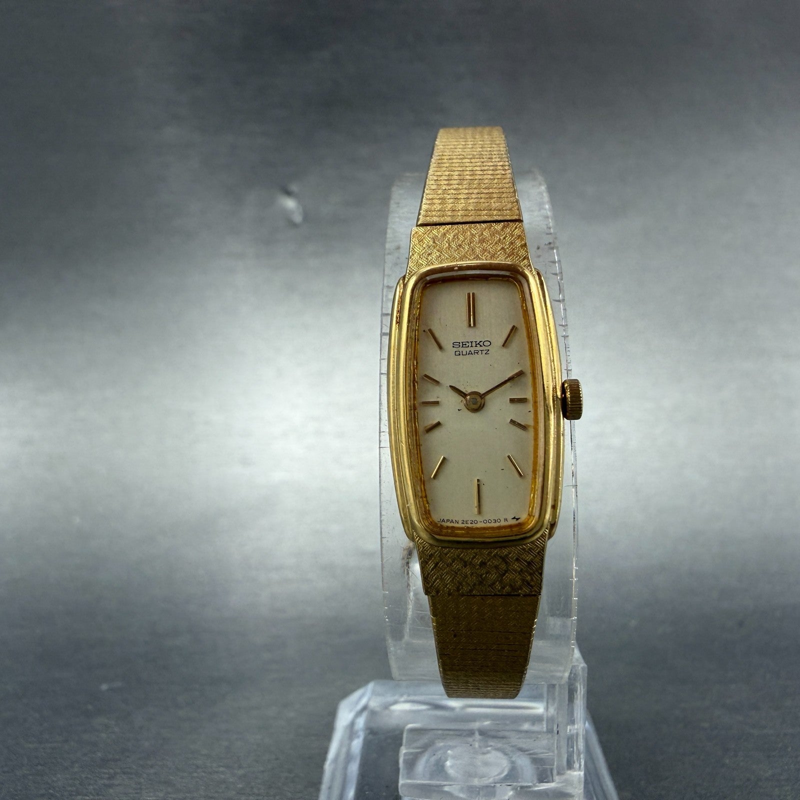 Seiko Tank Watch Women 13mm White Dial Gold Tone Rectangle 2e20-5010 New Batt J75