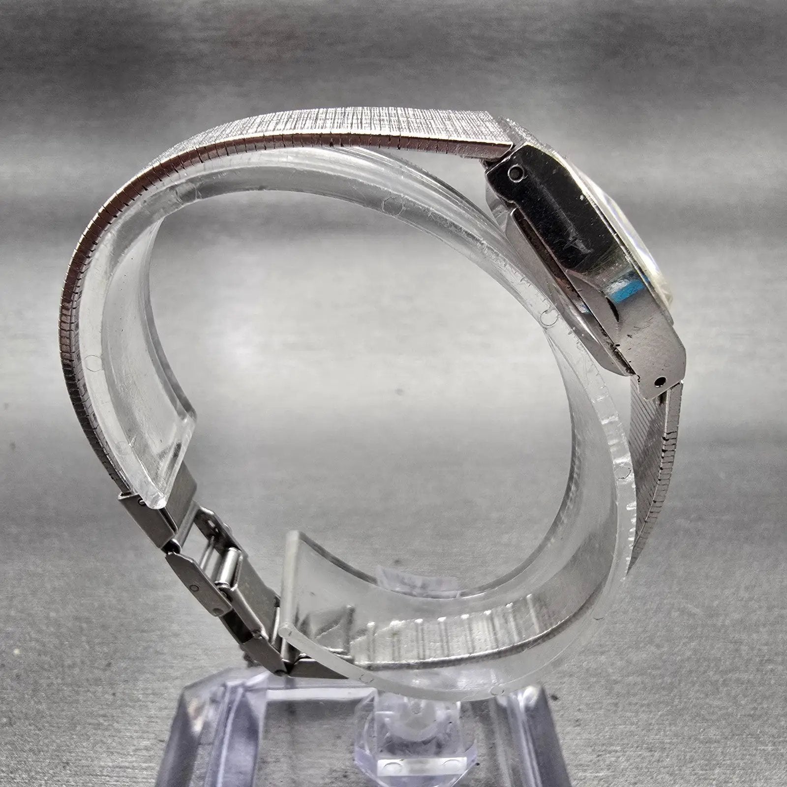 Citizen Watch Women 20mm Silver Dial Silver Tone Oval 4-675452 Manual Wind VTG8
