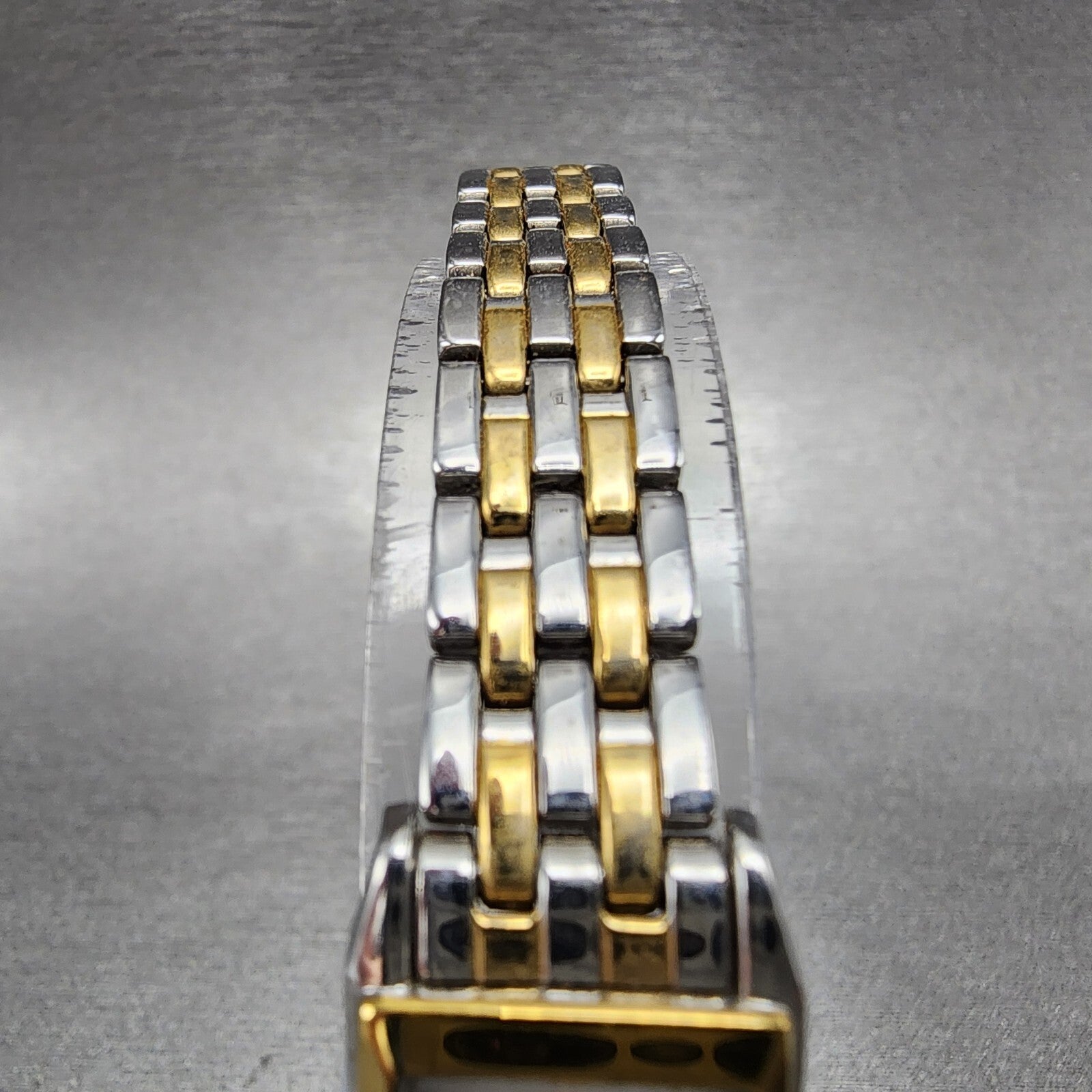 Seiko Solar Tank Watch Women 16mm White Dial Two Tone Rectangle V1160AA0 Runs4