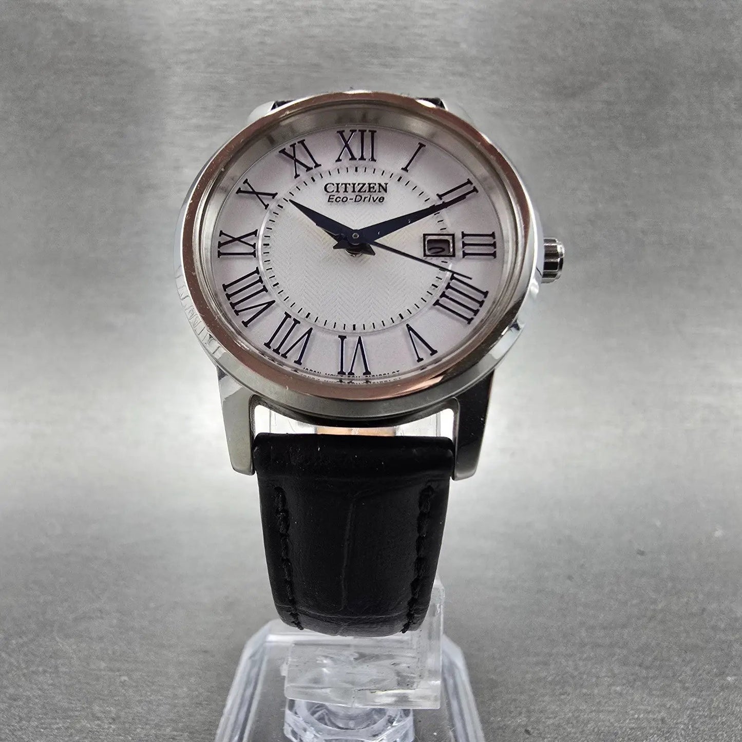 Citizen Eco-Drive Watch Women 30mm White Dial Silver Tone Date E011-S084091 Runs5