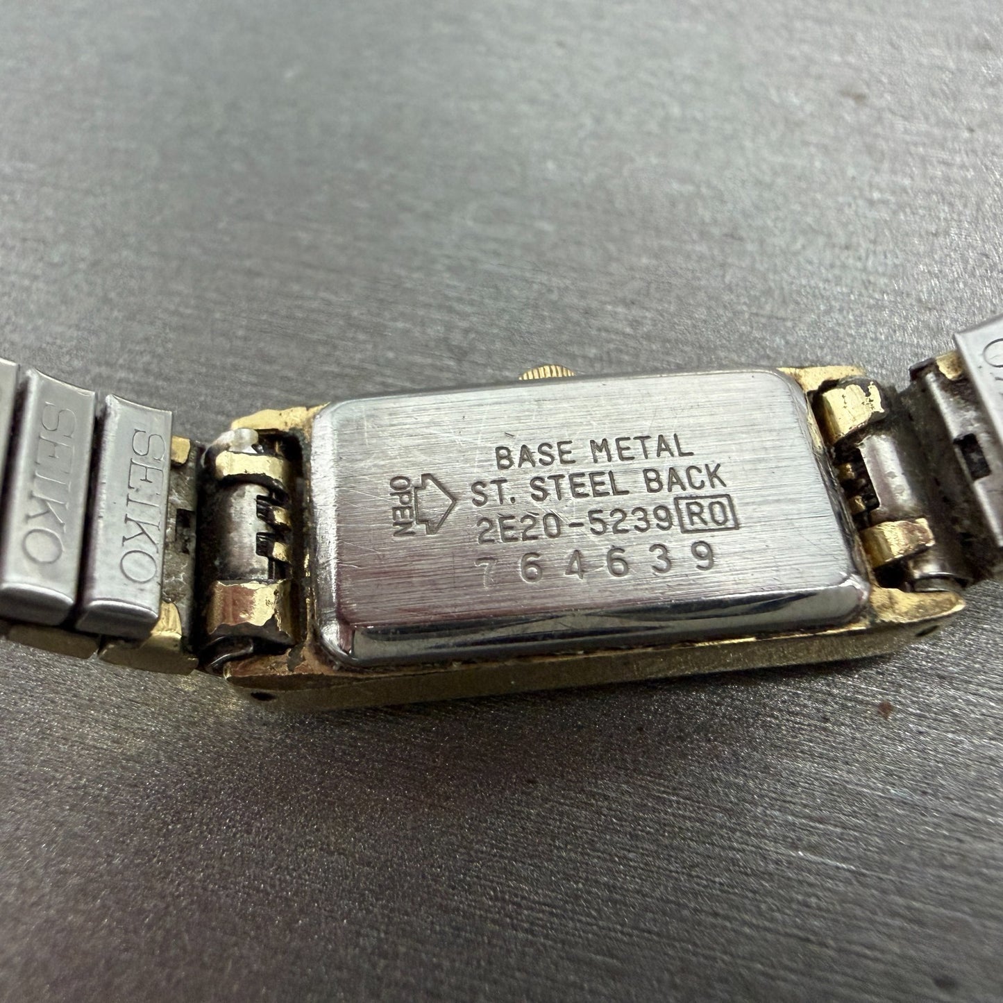 Seiko Tank Watch Women 12mm Champagne Dial Gold Tone 2E20-5239 New Battery GF49