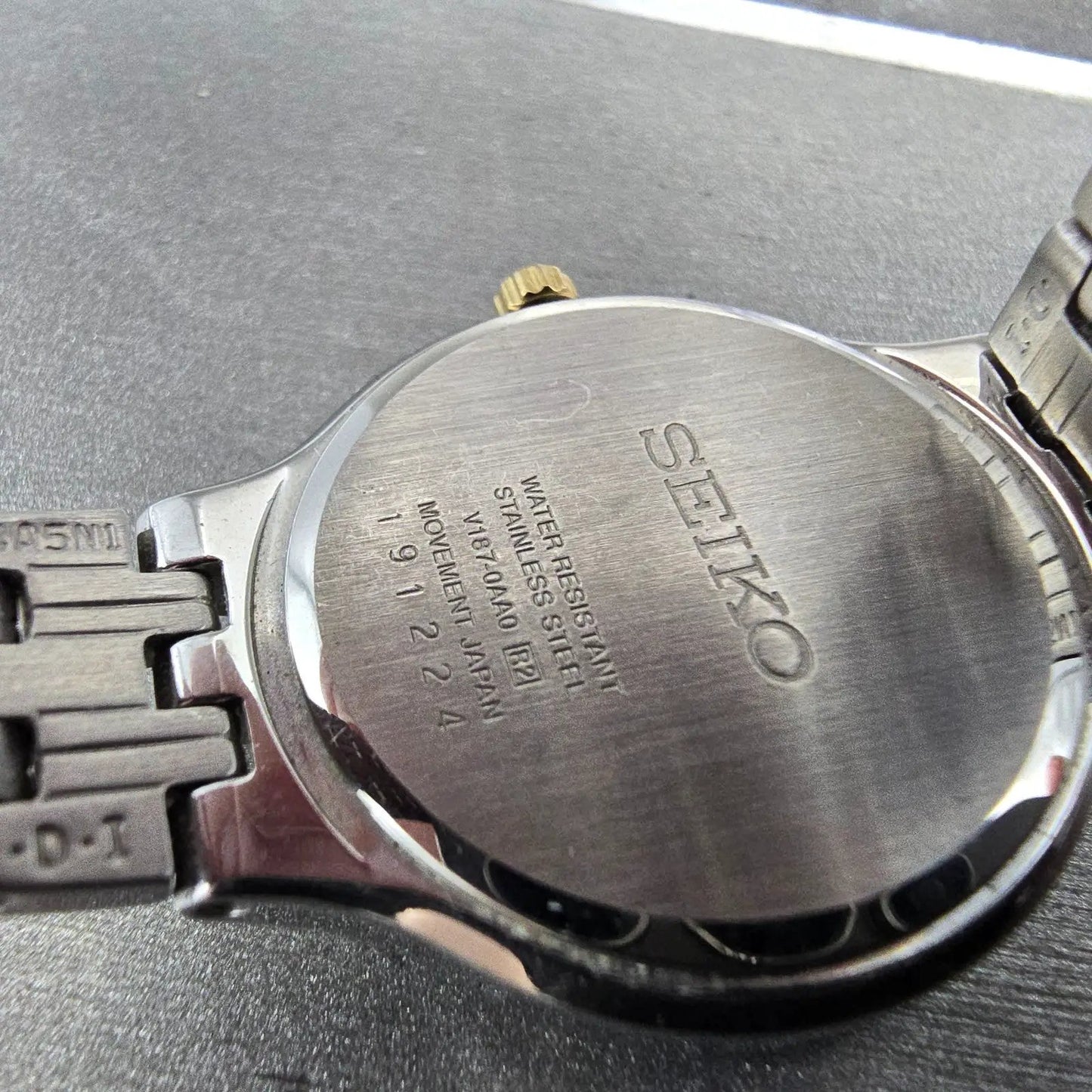 Seiko Solar Watch Women 28mm White Dial Two Tone Date Round V187-0AA0 Runs8