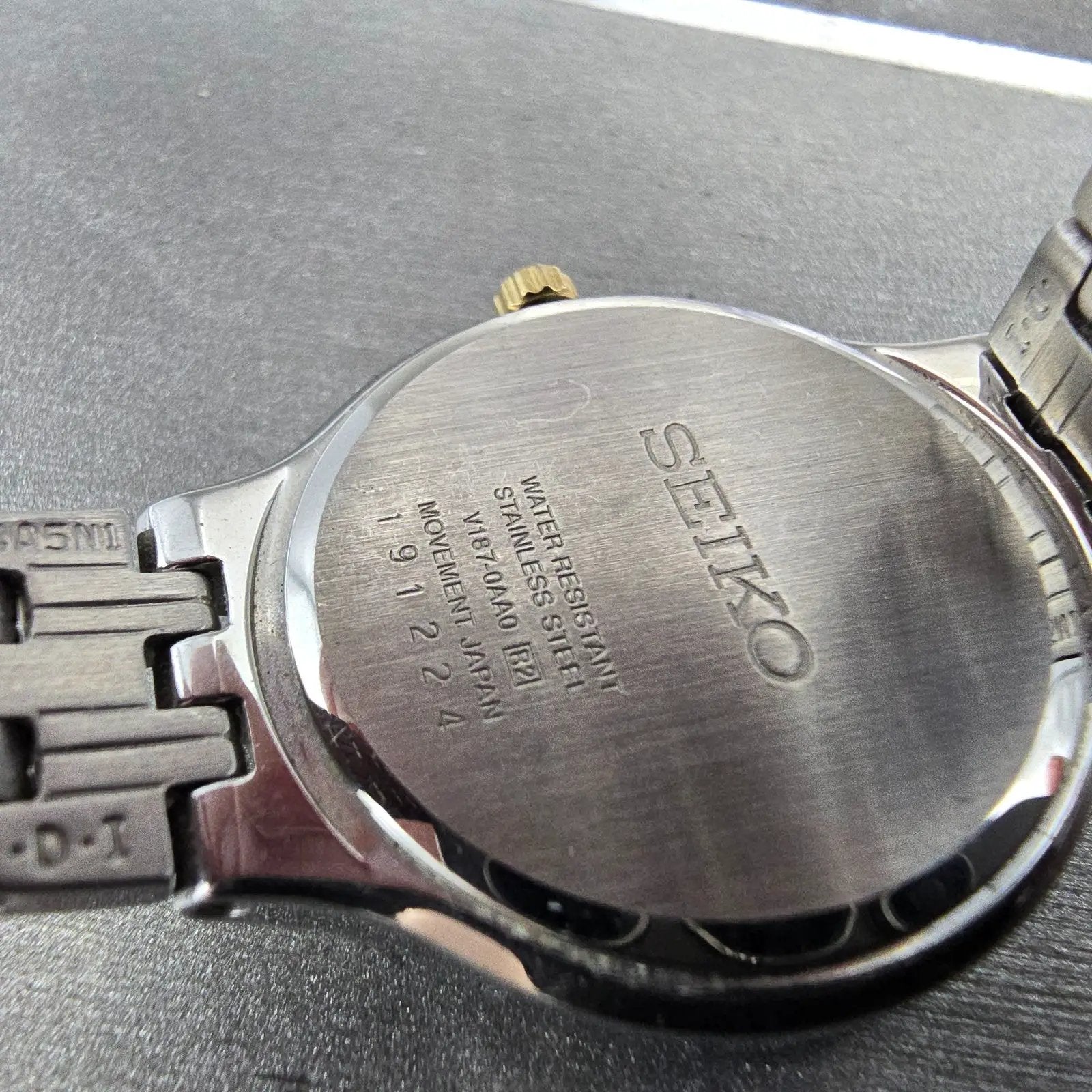 Seiko Solar Watch Women 28mm White Dial Two Tone Date Round V187-0AA0 Runs8