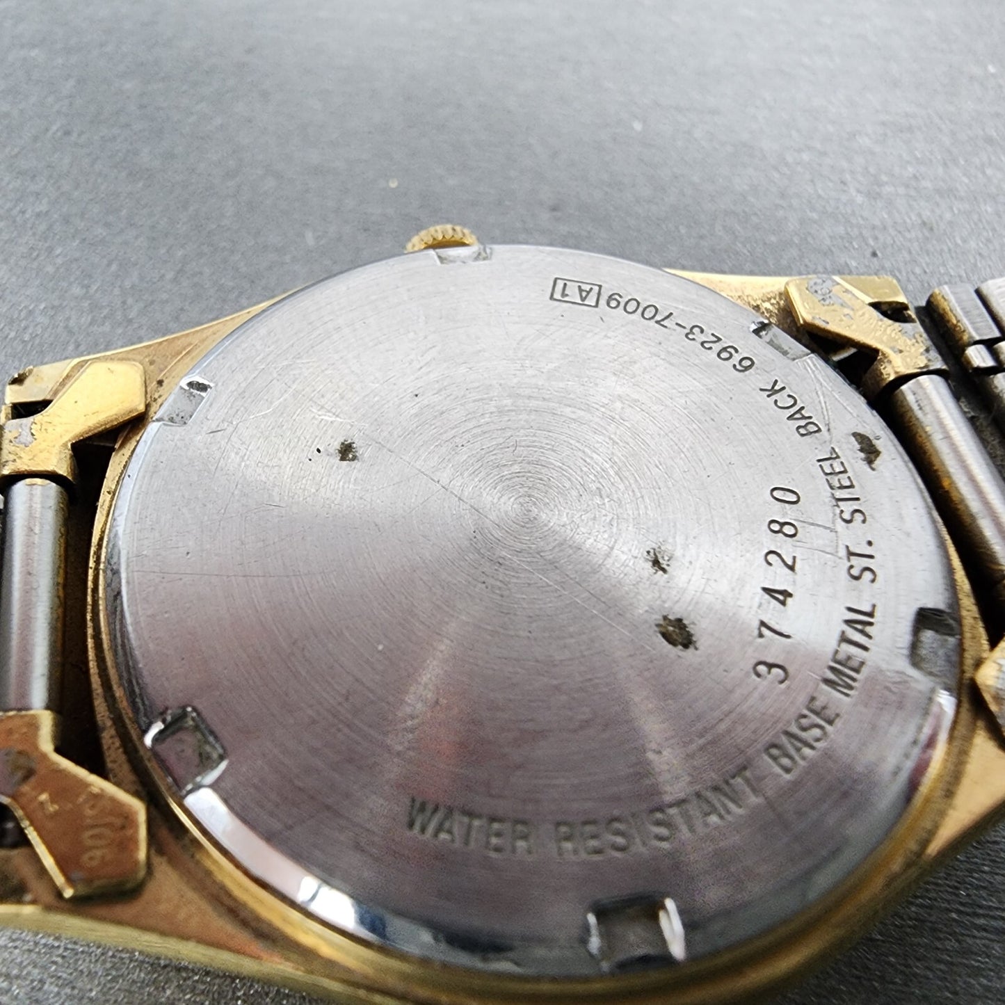 Seiko SQ Watch Men 35mm Gold Dial Gold Tone Daydate Round 69237009 New Battery9