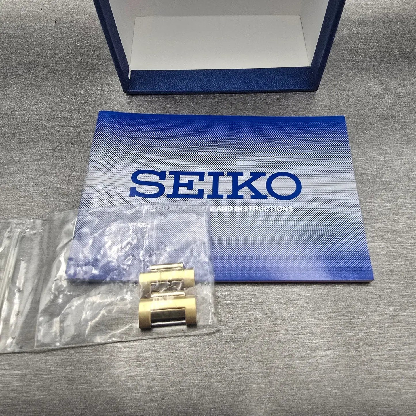 Seiko Flightmaster Chronograph Watch Men 45mm Black Dial Gold 7T62-0JR0 New Batt19