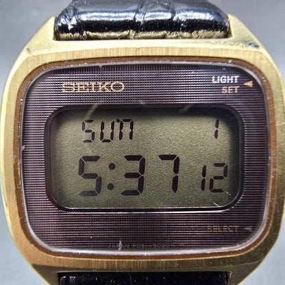 Seiko Watch Men 32mm Gold Digital Rectangle Daydate F051-5029 New Battery VTG1