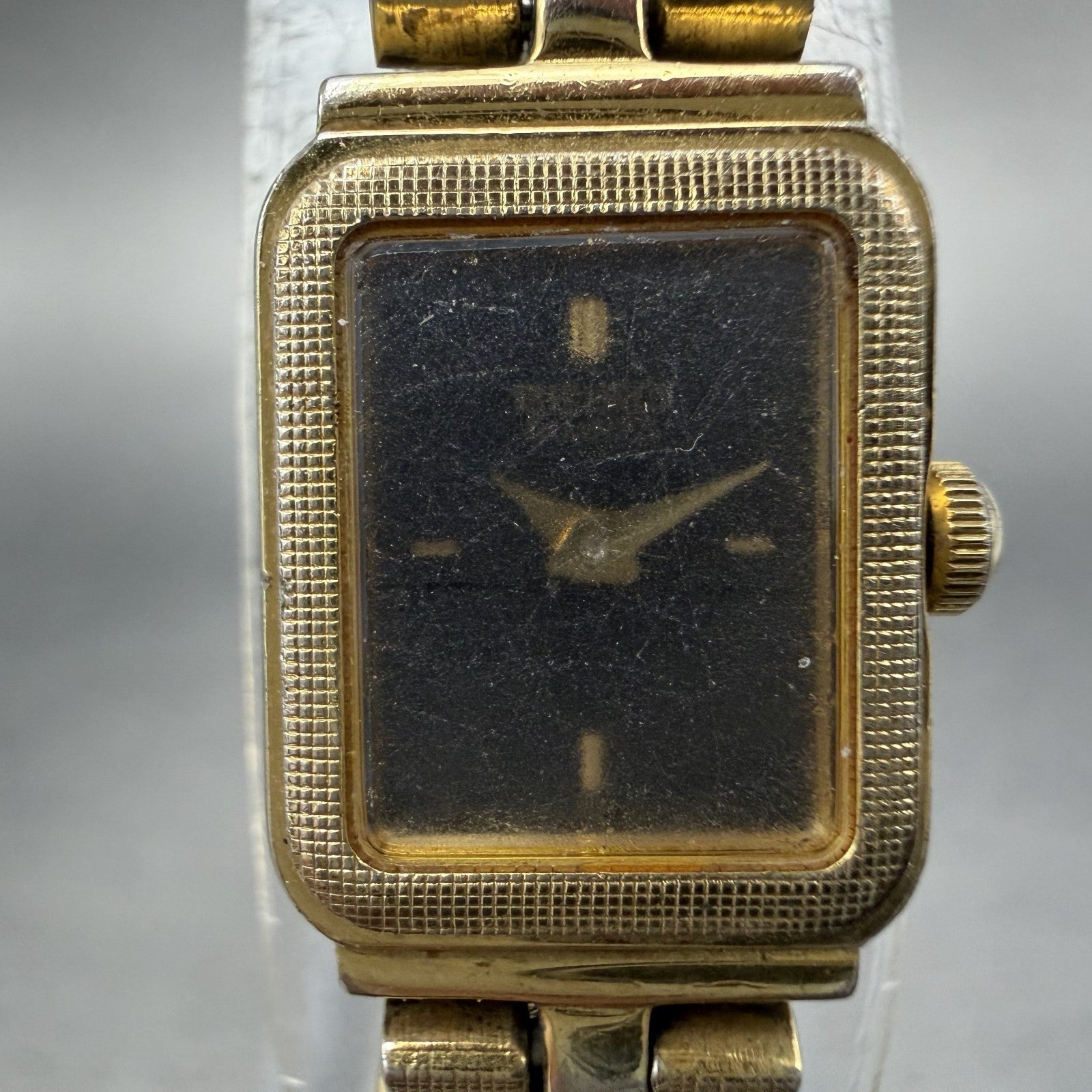 Seiko Tank Watch Women 13mm Black Dial Gold Tone Rectangle 1e20-5689 New Battery1