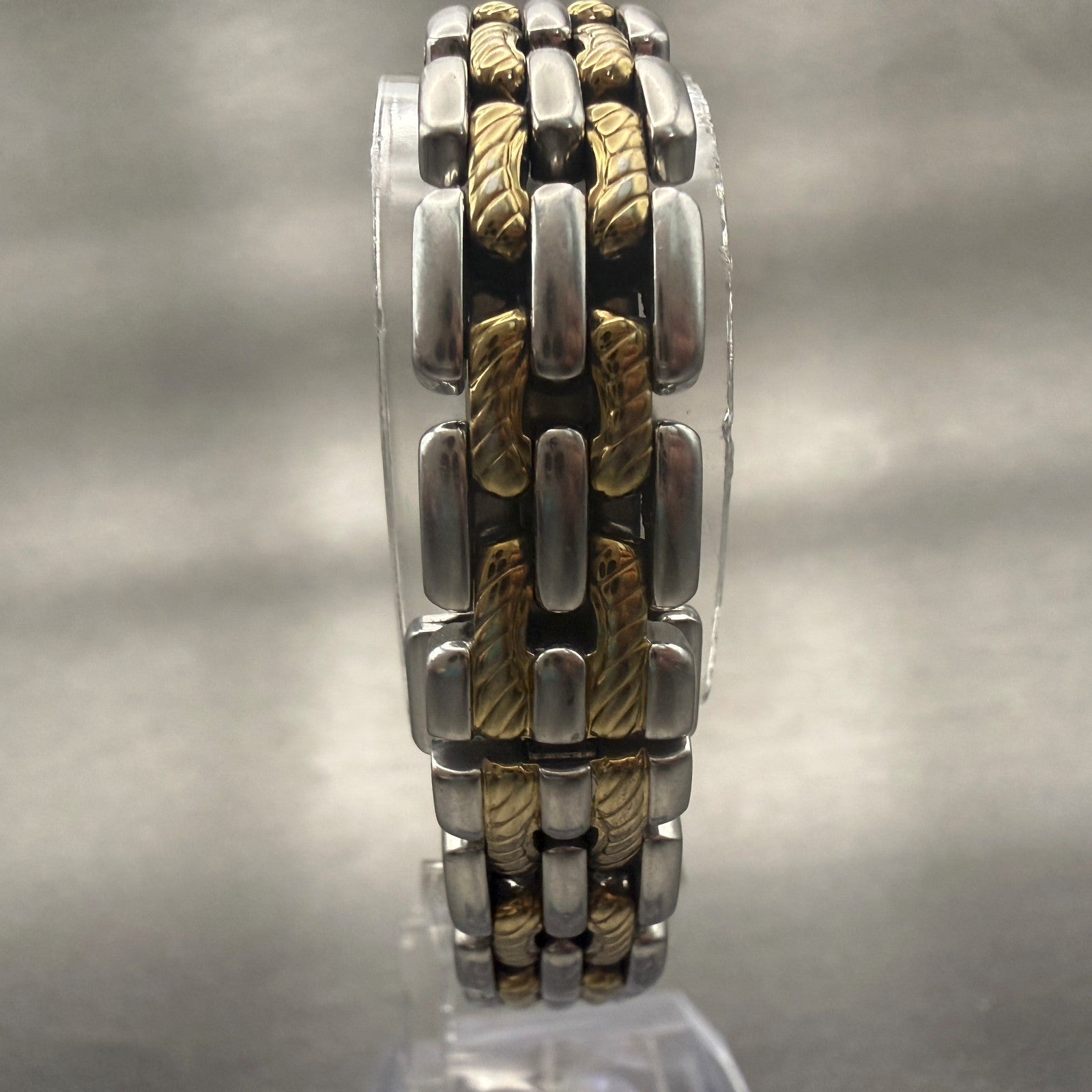 Seiko Watch Women 18mm White Dial Two Tone Oval 1N00-0KA0 New Battery7