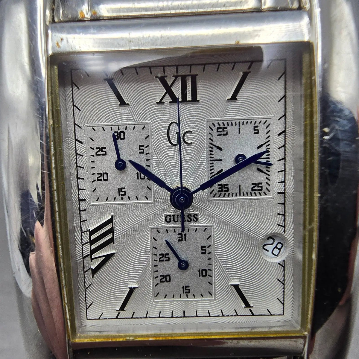 Guess Chronograph Watch Men 32mm White Dial Silver Date Rectangle New Battery1