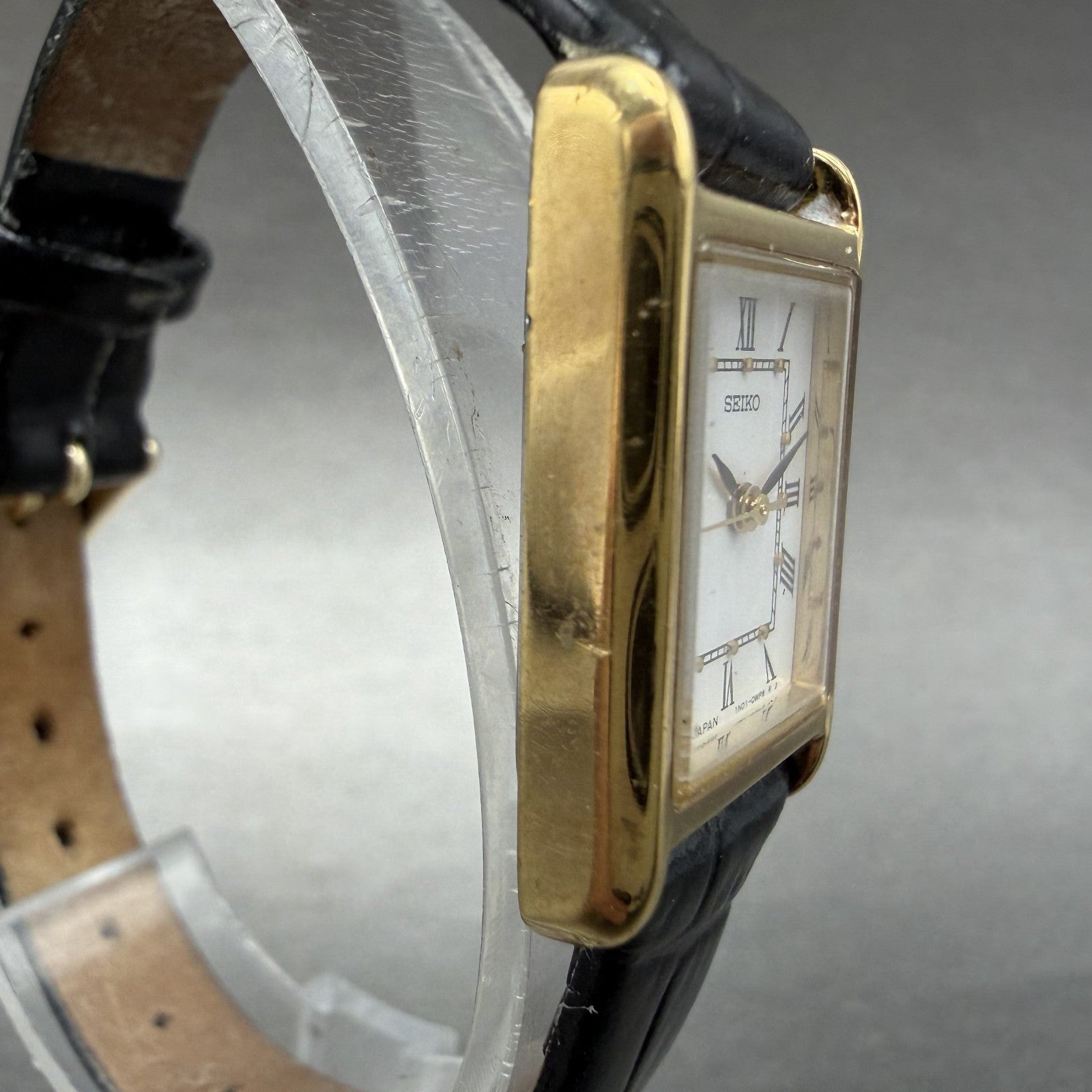 Seiko tank Watch Women 18mm White Dial Gold Tone Rectangle 1N01-0LK0 New Battery3