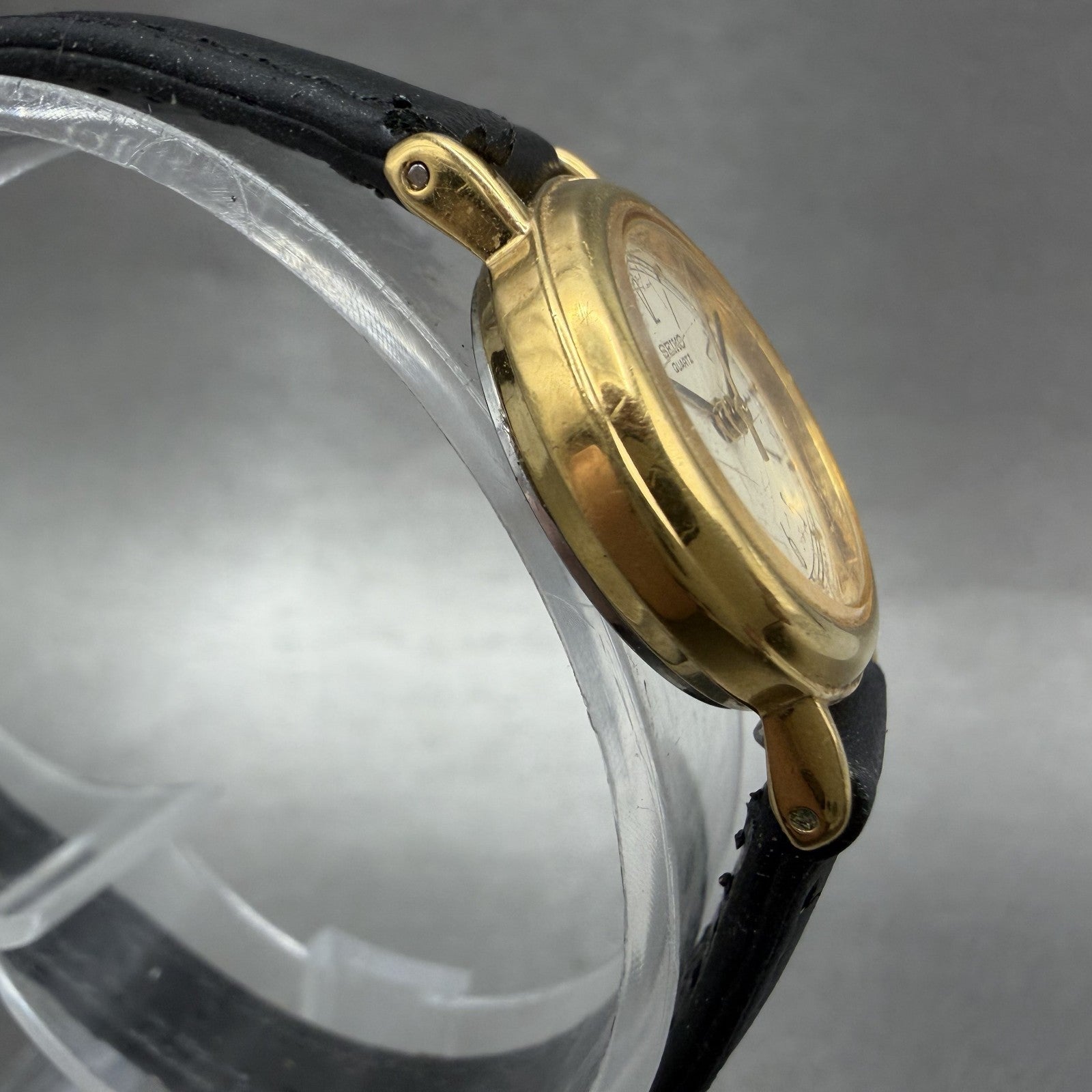 Seiko Watch Women 21mm Cream Dial Gold Tone Round 1N01-0E29 New Battery3