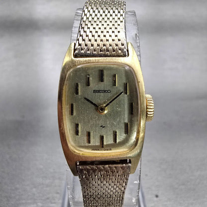 Seiko Watch Women 15mm Gold Dial Gold Tone Oval 11-3089 VTG Mechanical Works0