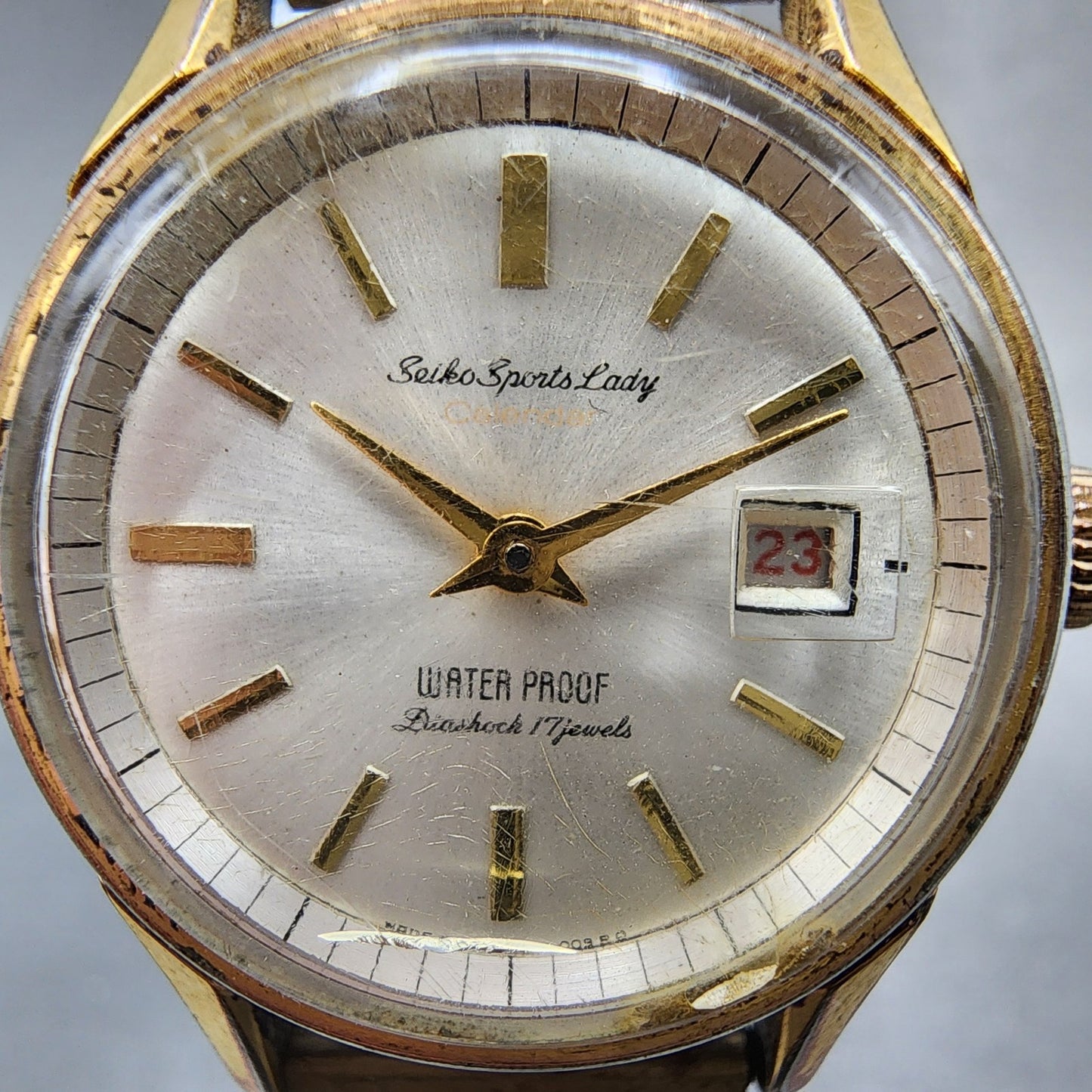 Seiko Sports Lady Watch Women 26mm Silver Dial Gold Tone Date Manual 340030 Runs1