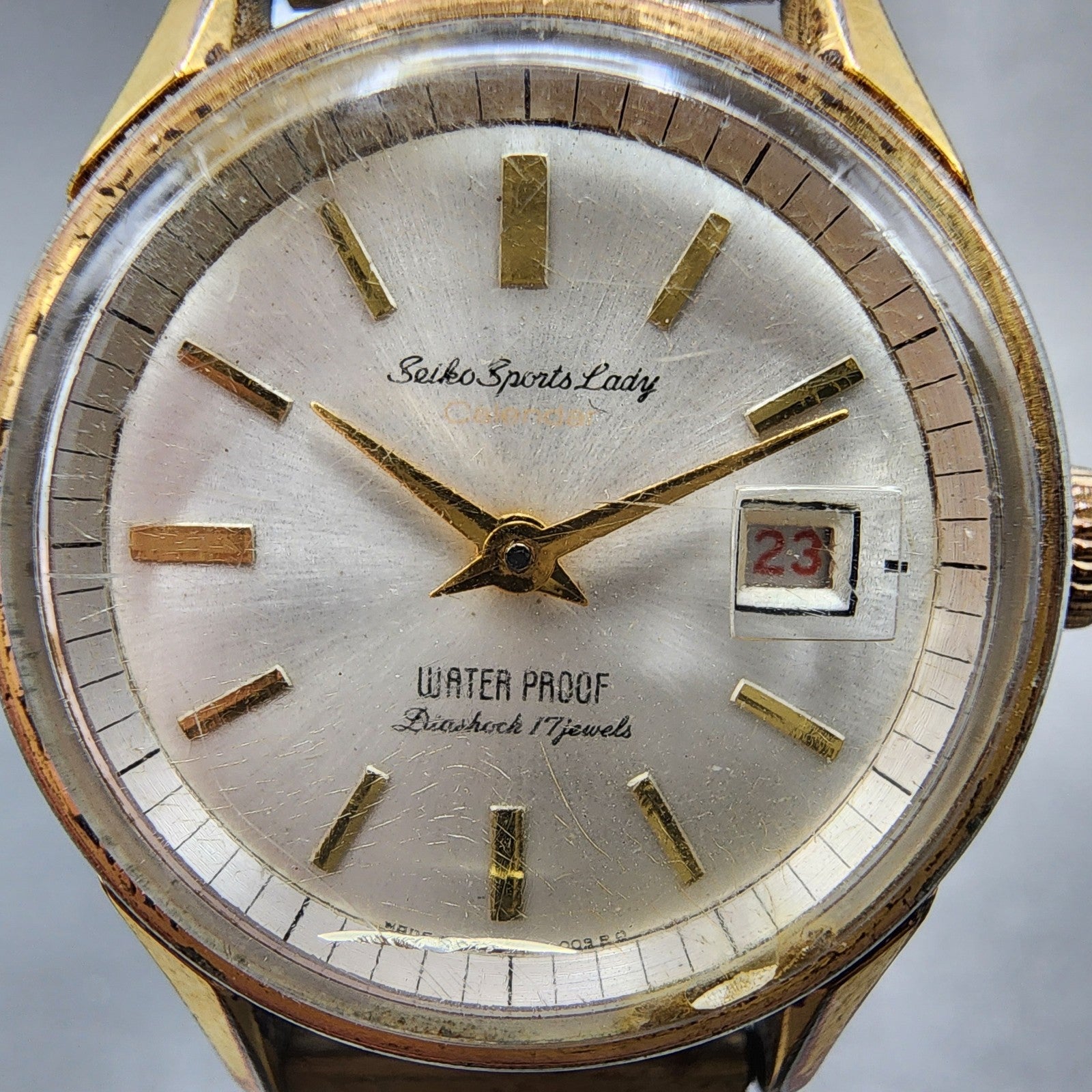 Seiko Sports Lady Watch Women 26mm Silver Dial Gold Tone Date Manual 340030 Runs1