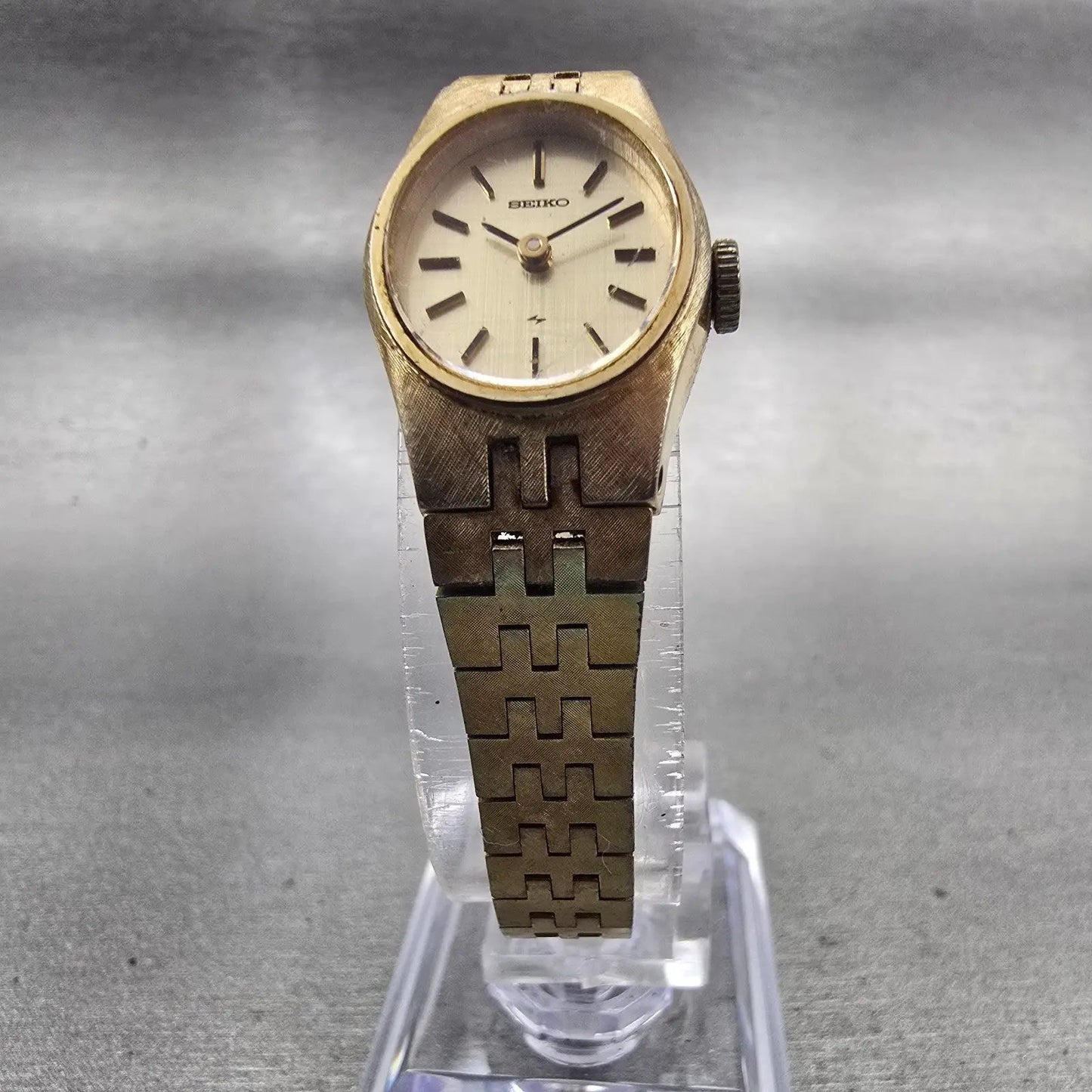 Seiko Watch Women 17mm Gold Dial Gold Tone Oval 11-7849 Vintage Mechanical Works5