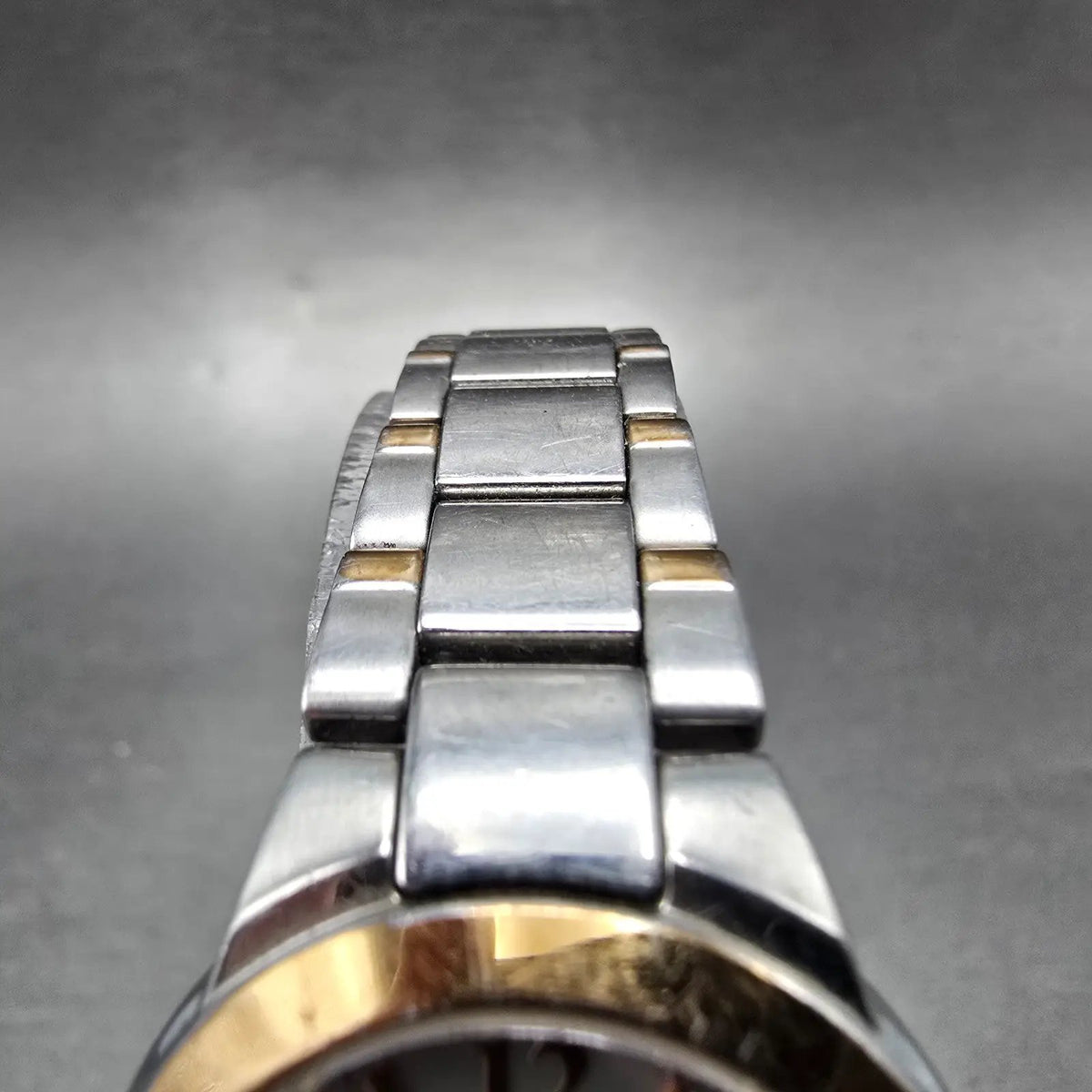 Citizen Eco-Drive Watch Women 26mm MOP Dial Two Tone Date E011-S070082 Works JRE4