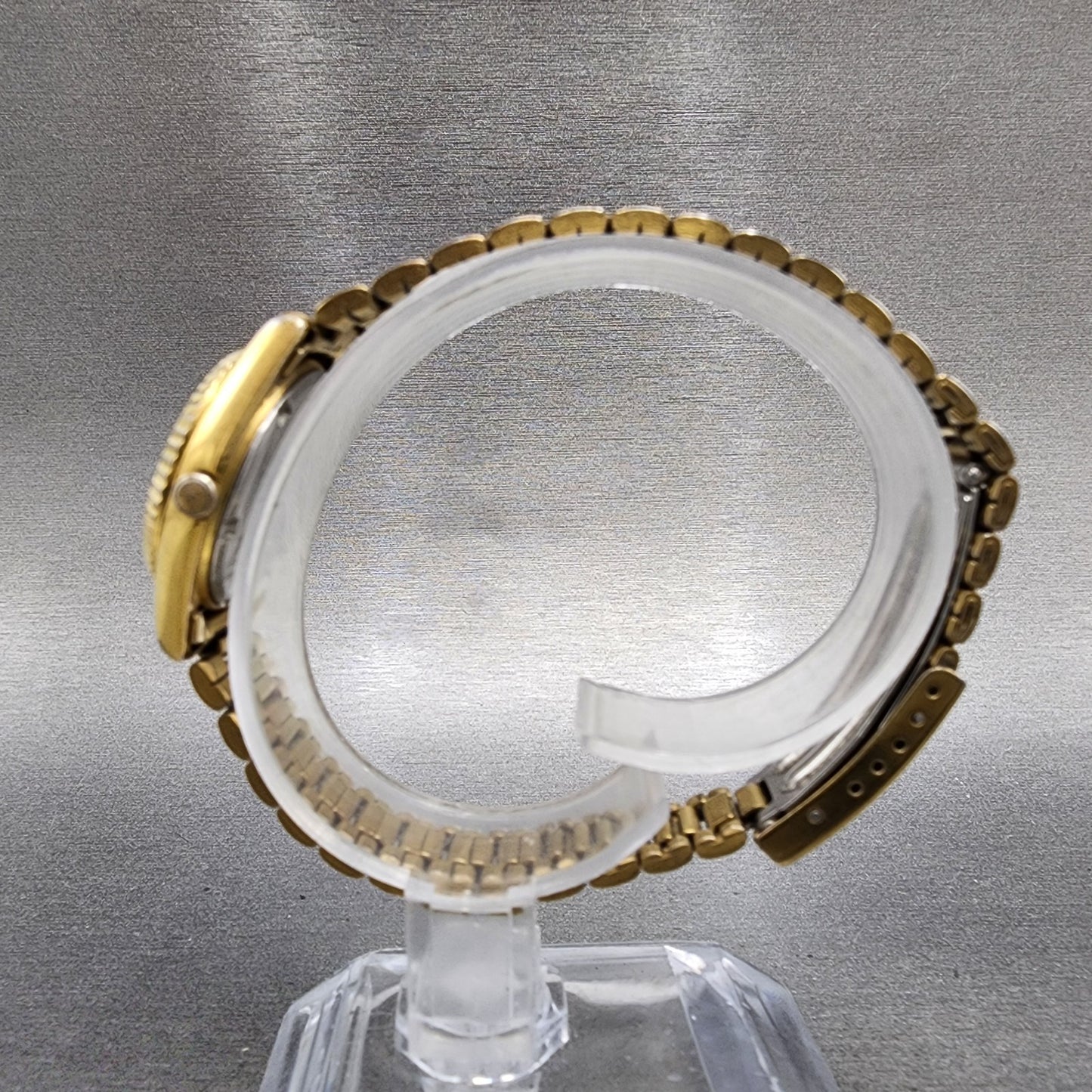 Seiko SQ Watch Women 24mm Gold Dial Gold Tone Daydate Round 3E230A60 NewBattery6