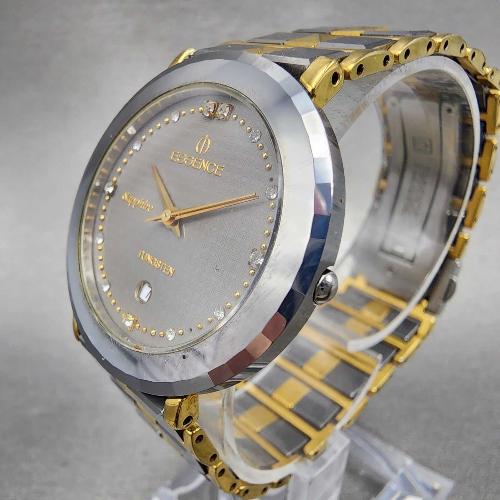 Essence Watch Women Gray Dial Tungsten Case Date Round New Battery2