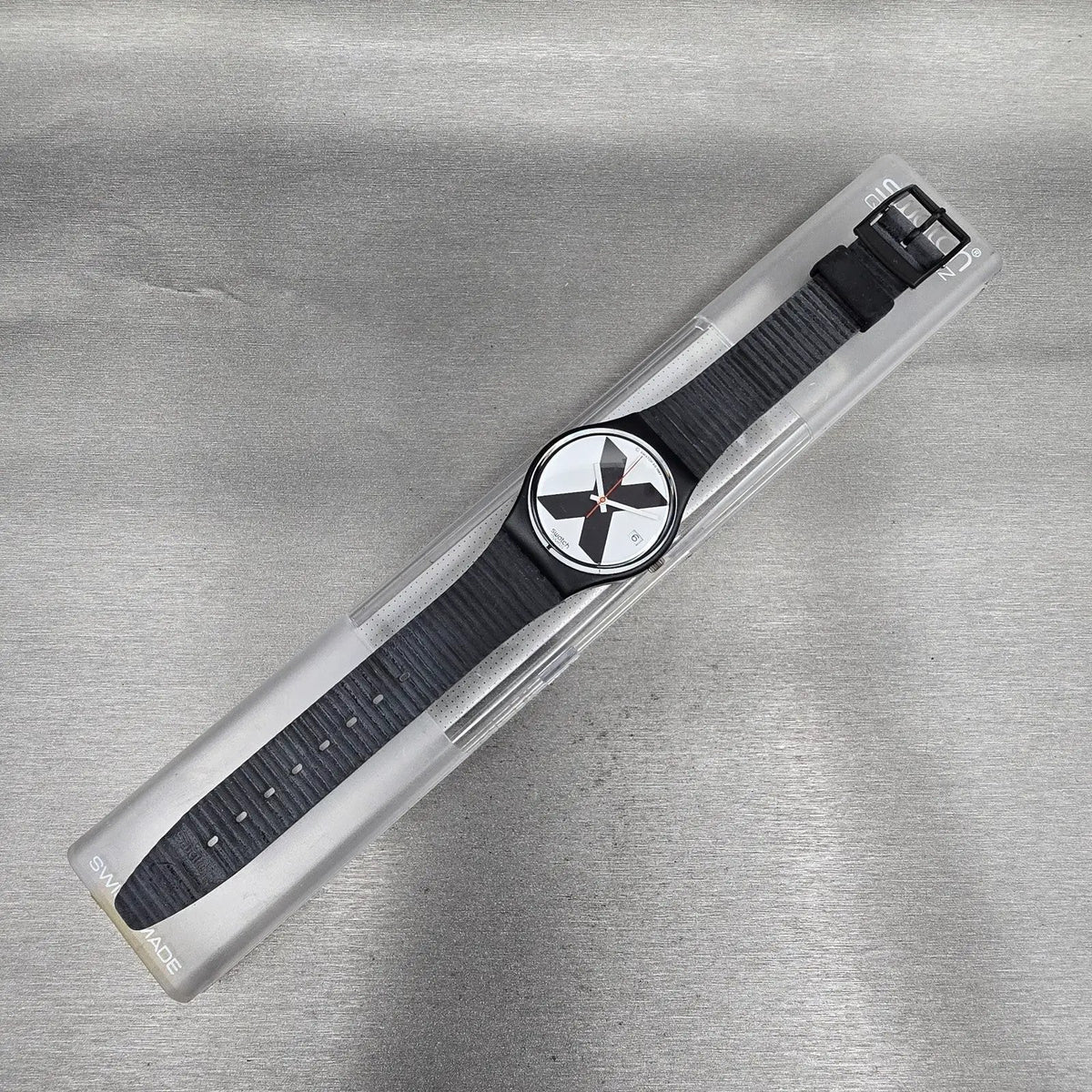 Swatch X-Rated Watch Men 34mm White Dial Black Tone Date GB406 New Battery NOS16