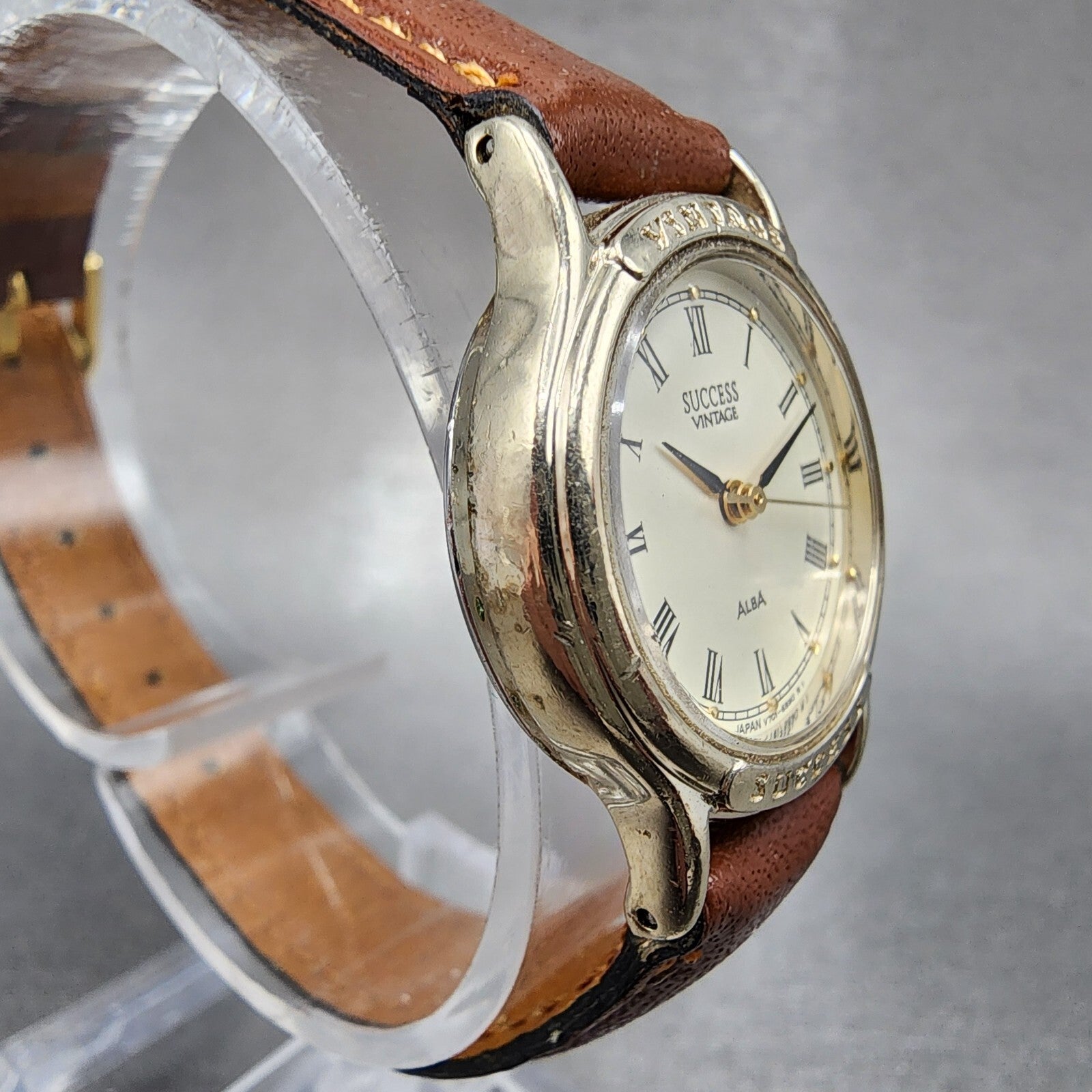 ALBA Success Vintage Watch Women 23mm Cream Dial Silver Tone Round New Battery3