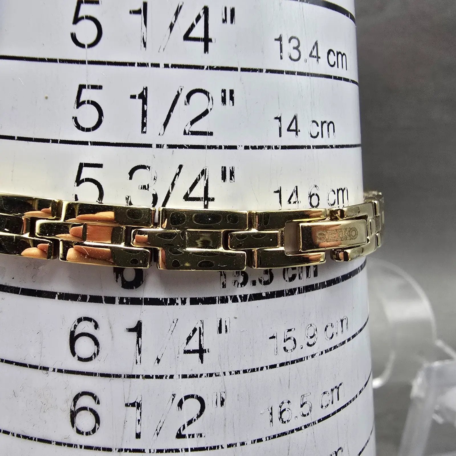 Seiko Solar Watch Women 22mm MOP Dial Gold Tone Round V115-0AW0 Runs Crystals10