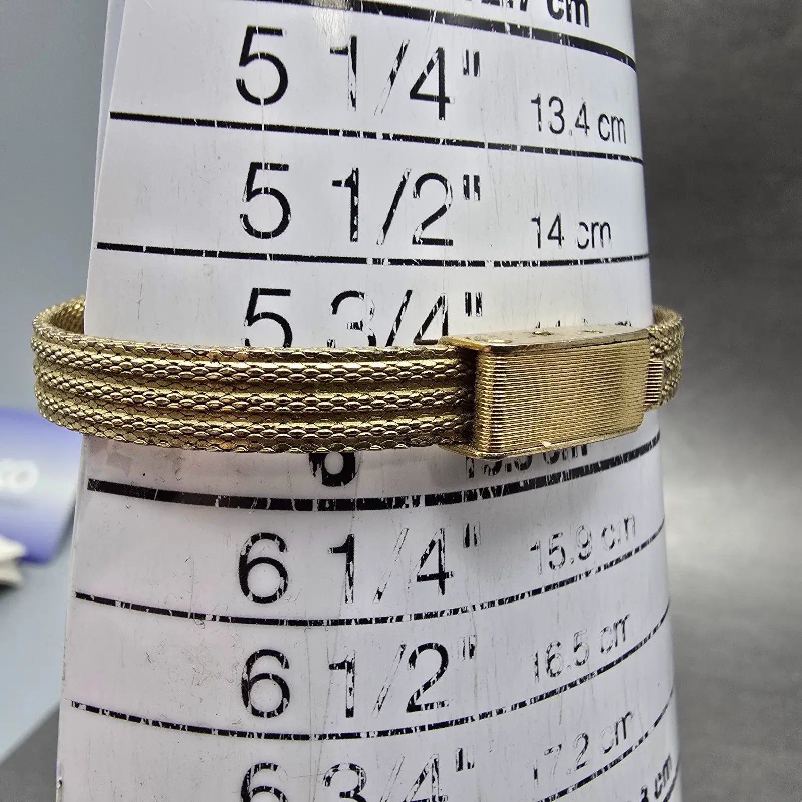 Armitron Watch Women 15mm Cream Dial Gold Tone Diamond bezel Oval New Battery10